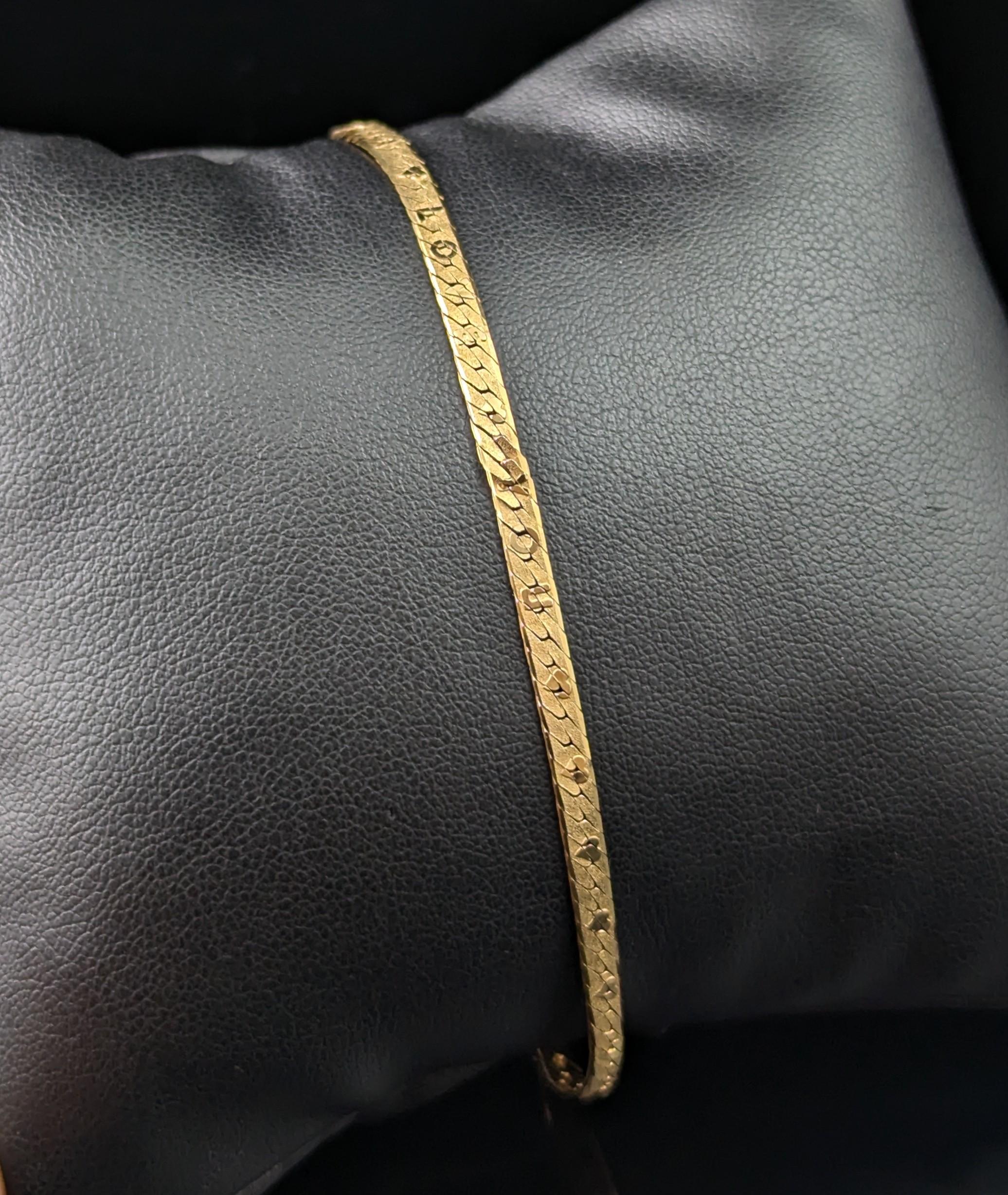 Vintage 9k yellow gold I love you bracelet In Good Condition For Sale In NEWARK, GB