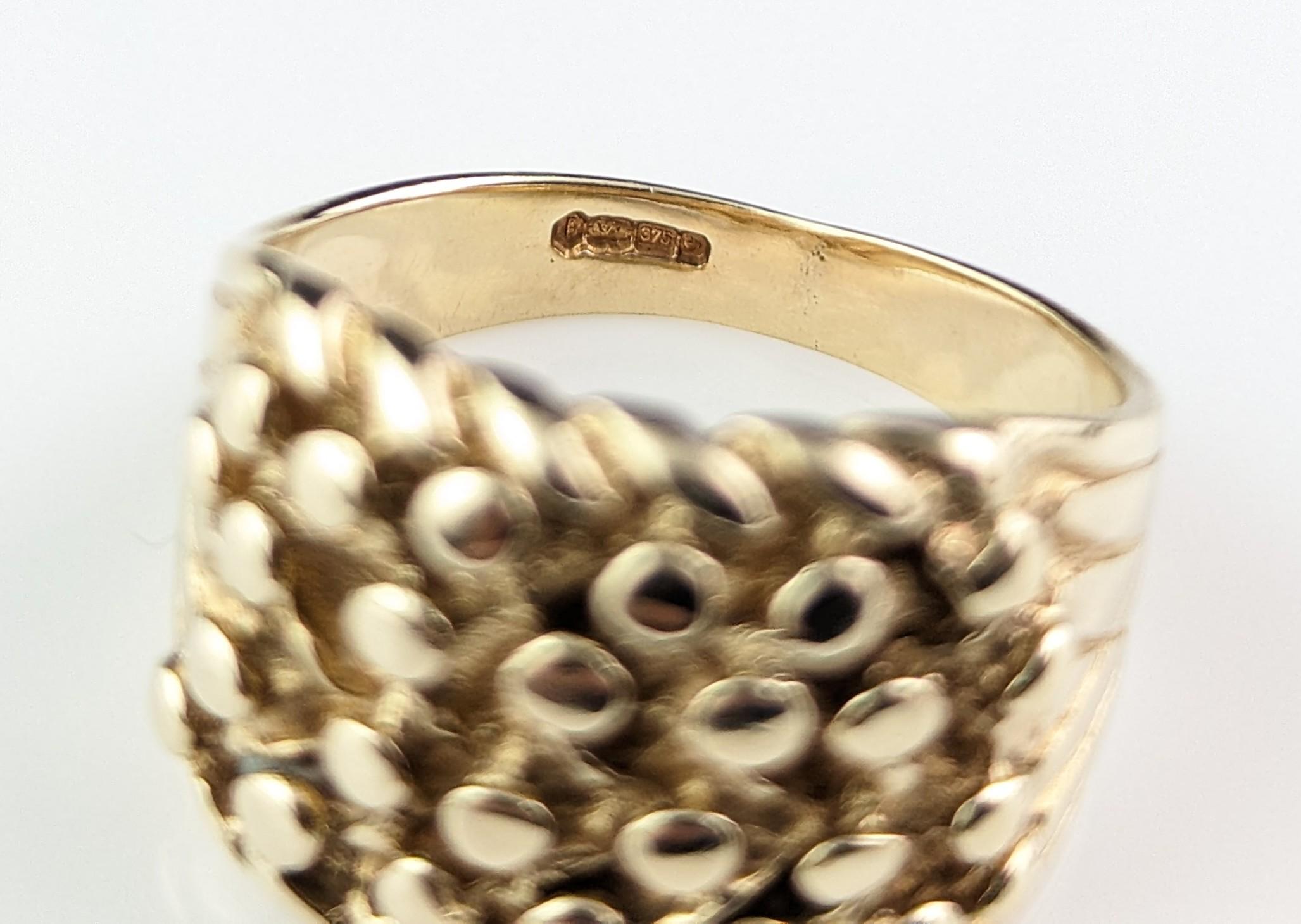 Vintage 9k Yellow Gold Keeper Ring, Chunky For Sale 5