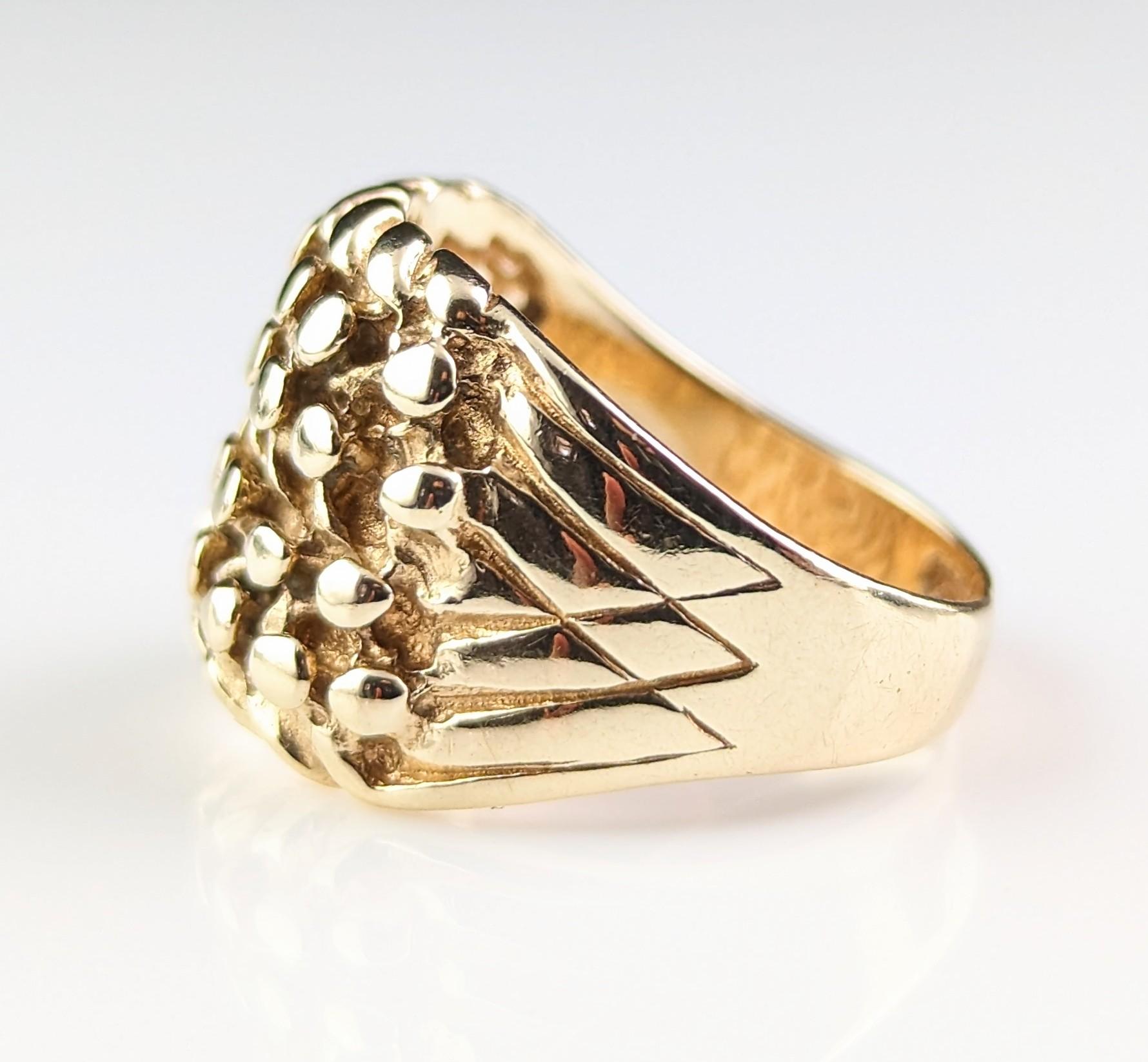 Vintage 9k Yellow Gold Keeper Ring, Chunky For Sale 4