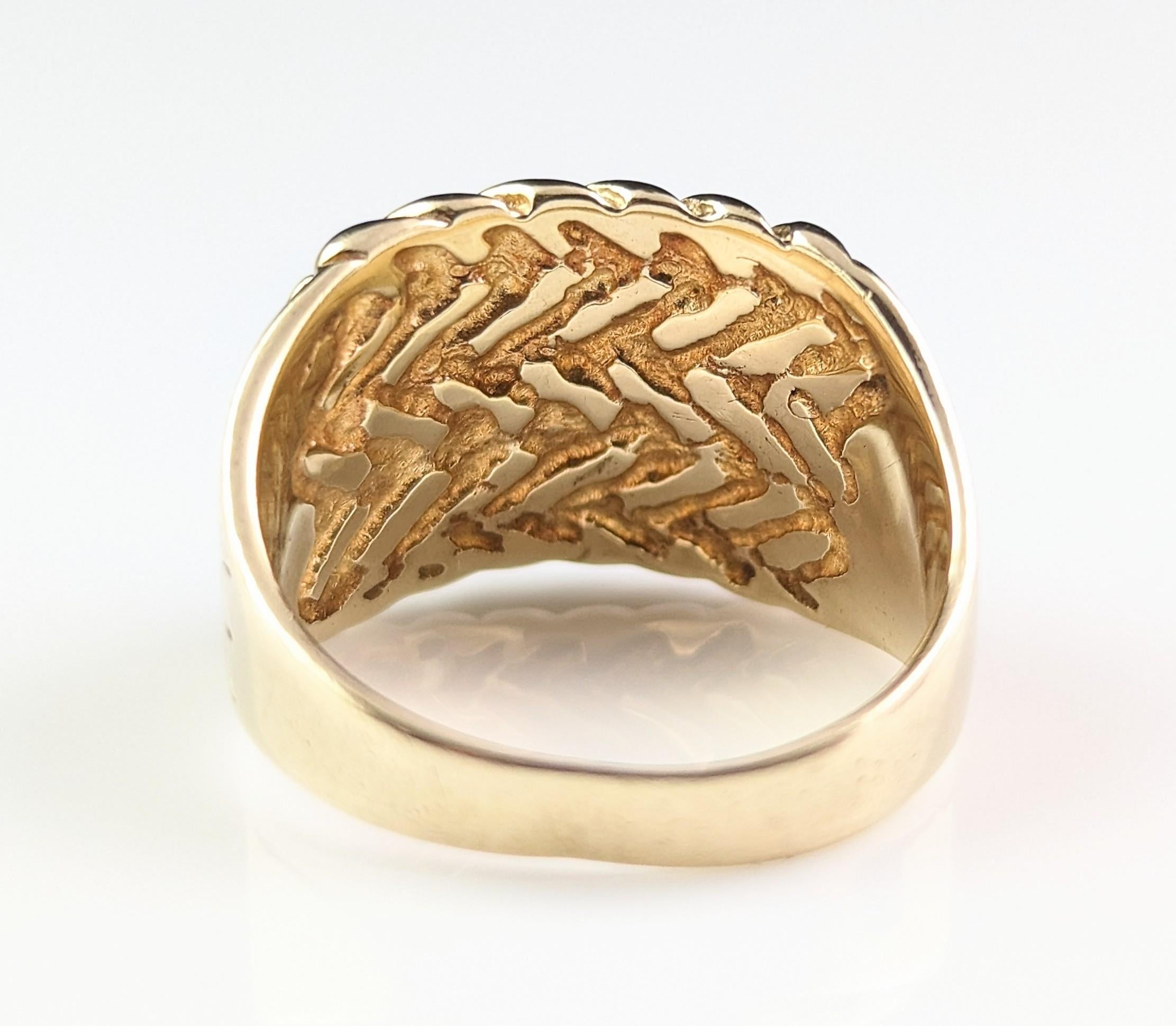 Vintage 9k Yellow Gold Keeper Ring, Chunky For Sale 2