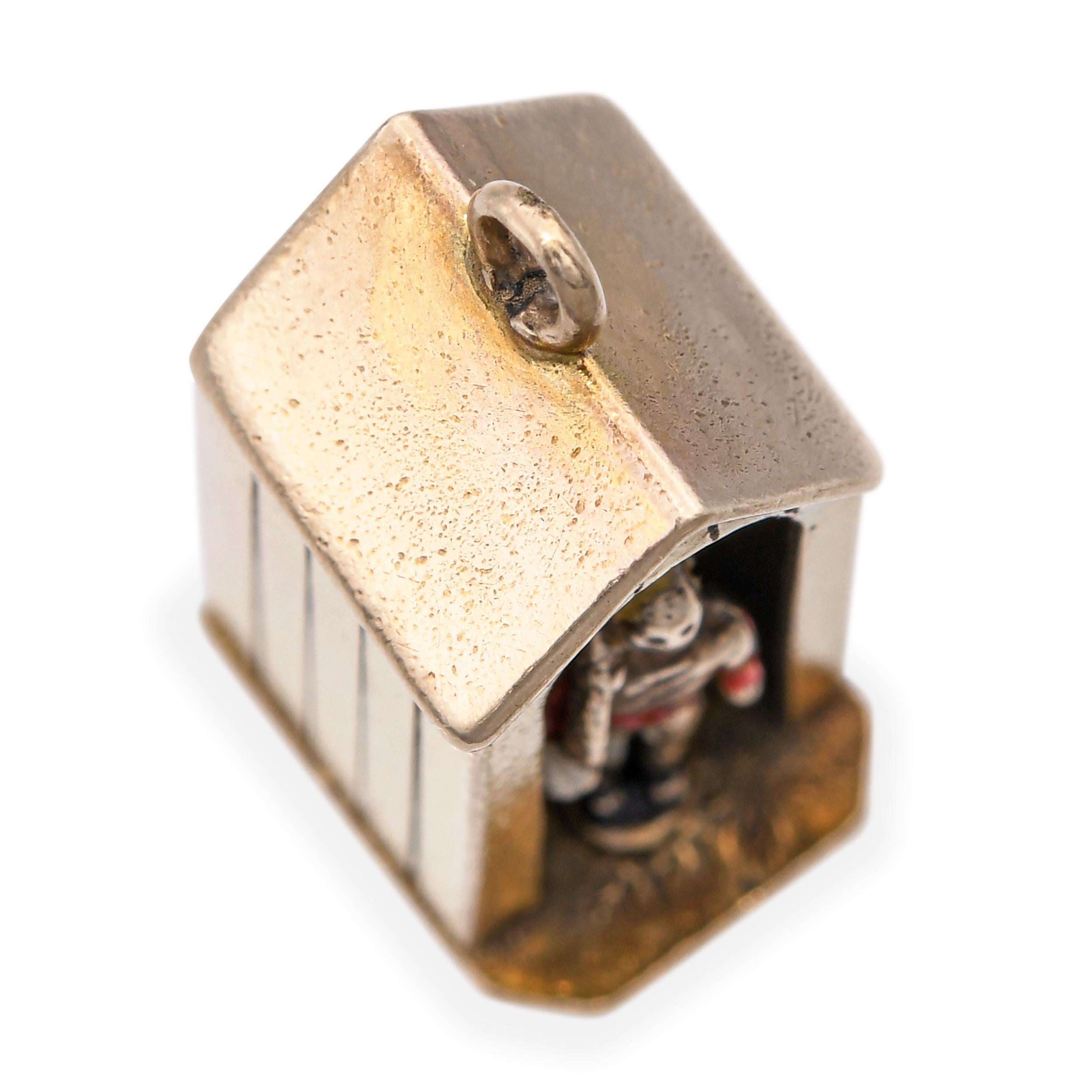 Pendentif en or jaune 9K avec breloque cinétique pour la garde royale et la sentinelle Unisexe en vente