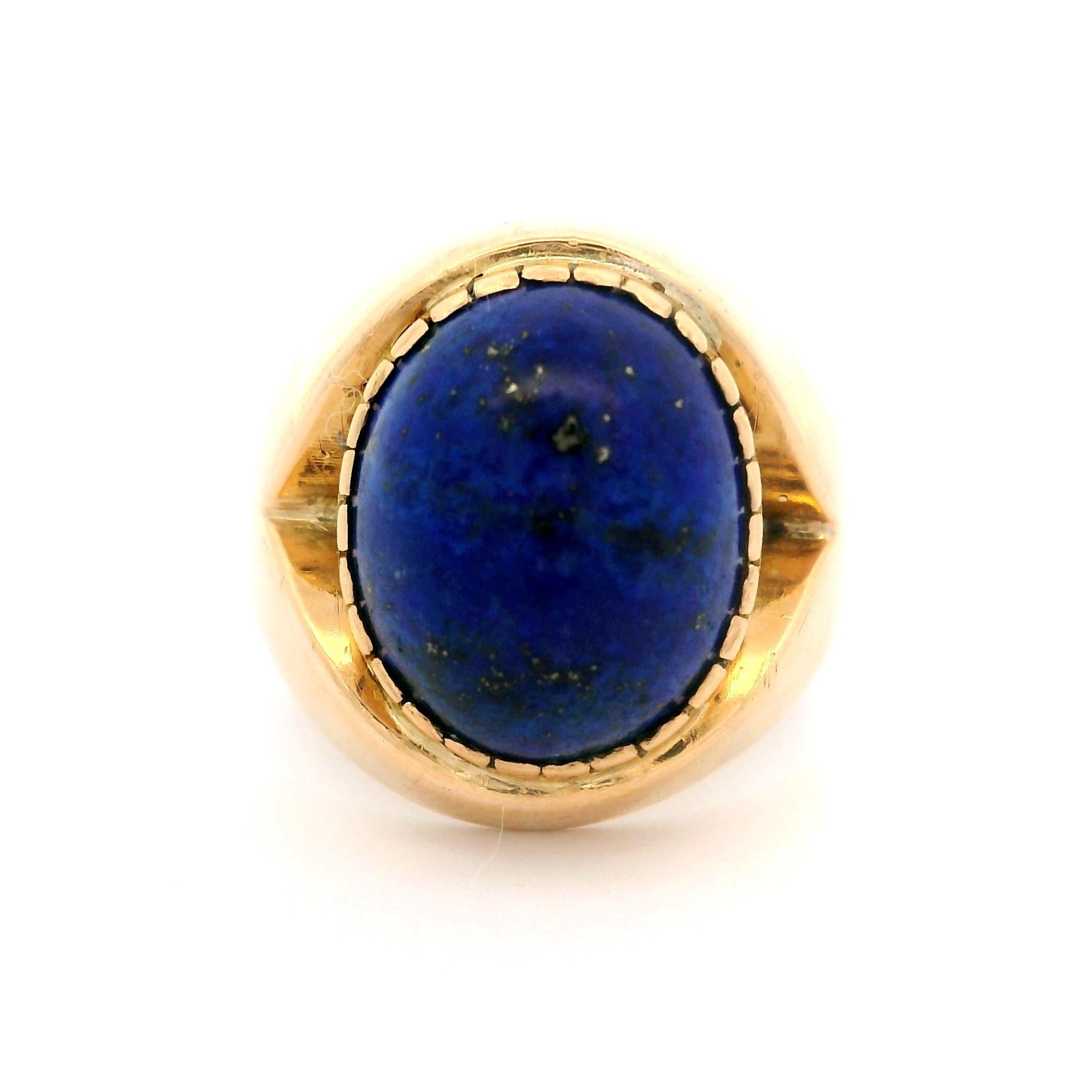 Vintage 9k Yellow Gold Lapis Lazuli Polished Wide Soliatire Ring Size 8 For Sale 2