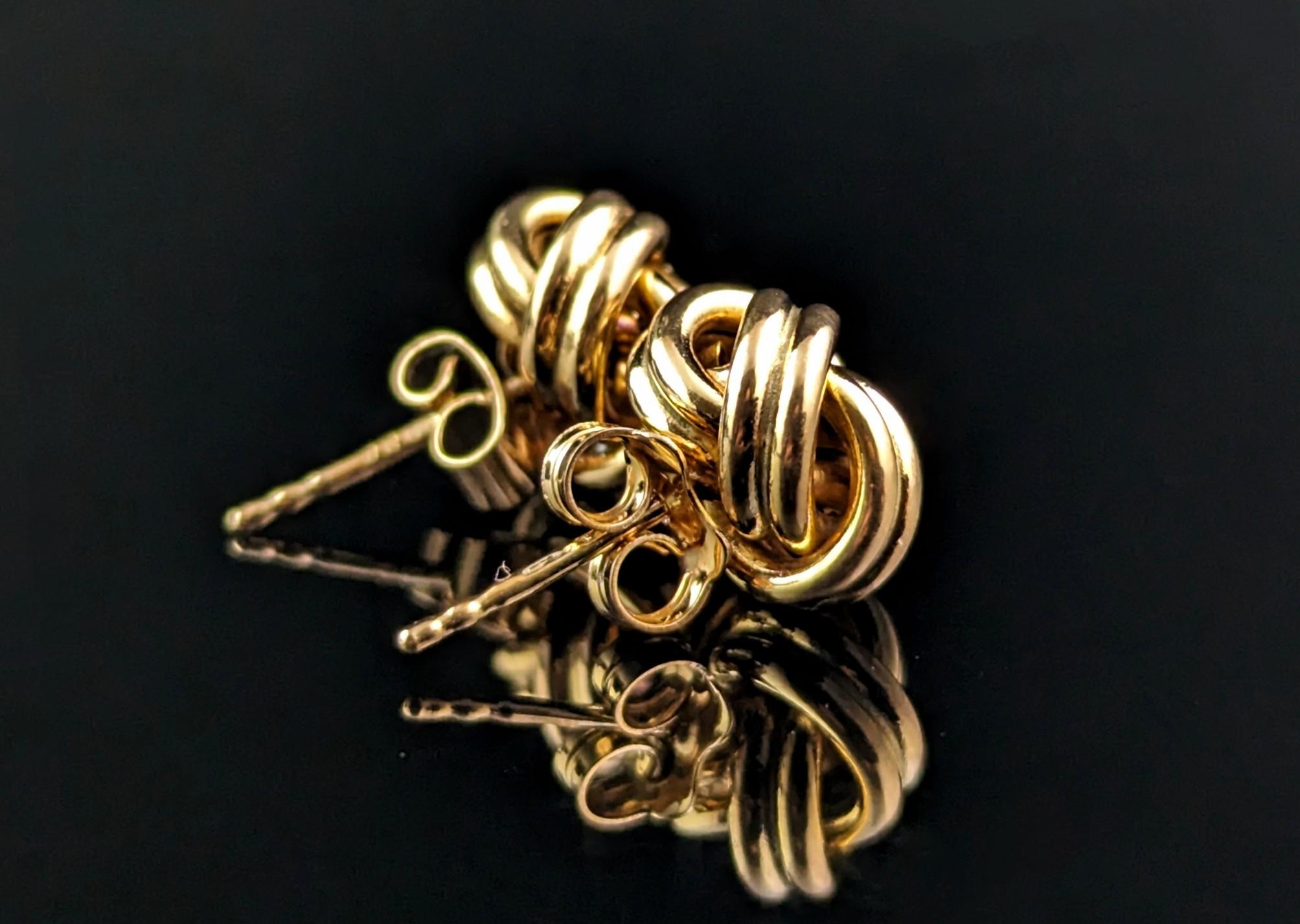 Vintage 9k yellow gold lovers knot stud earrings  2