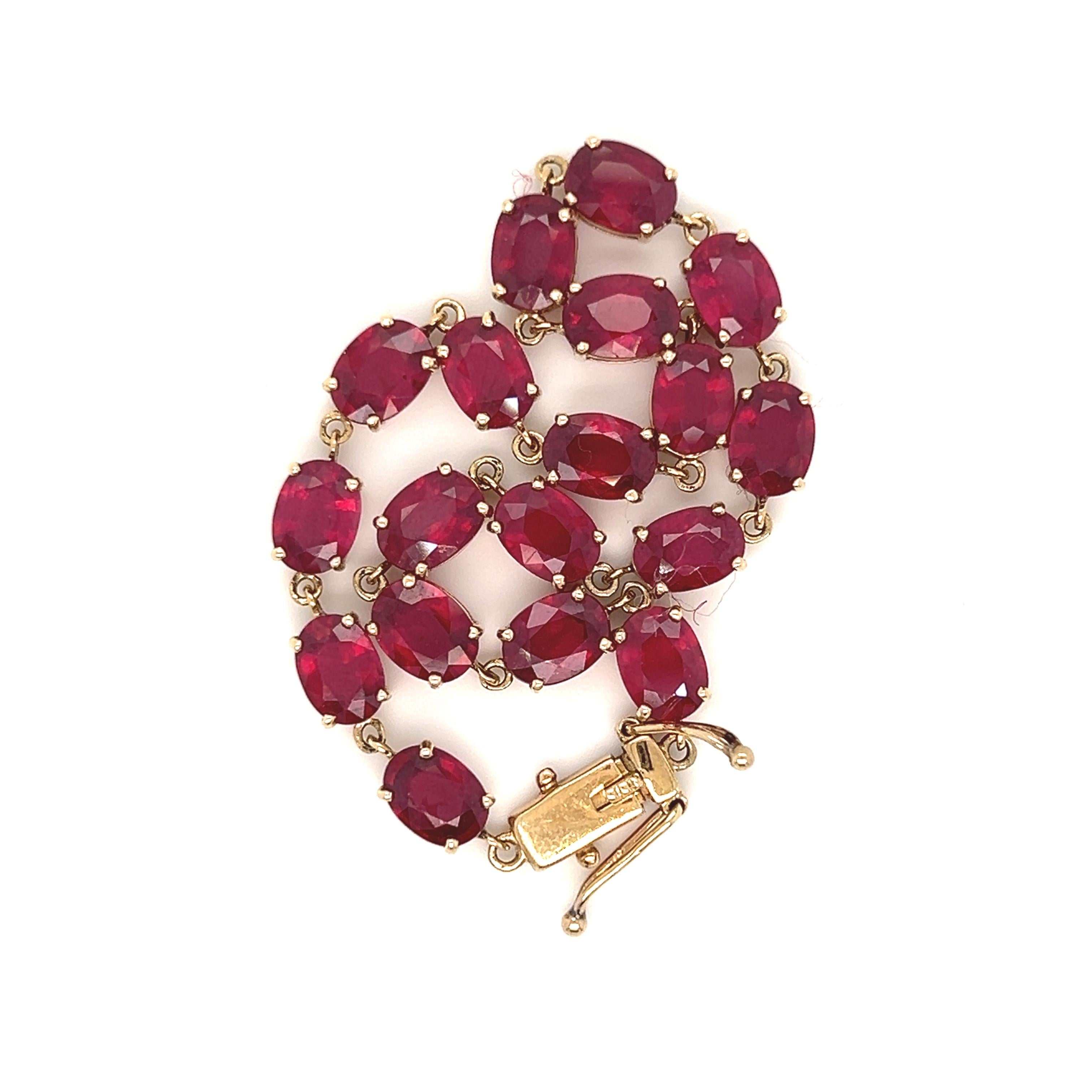 Bracciale vintage in oro giallo 9K con gemme di rubino naturale - 22,50ct. In condizioni buone in vendita a San Francisco, CA