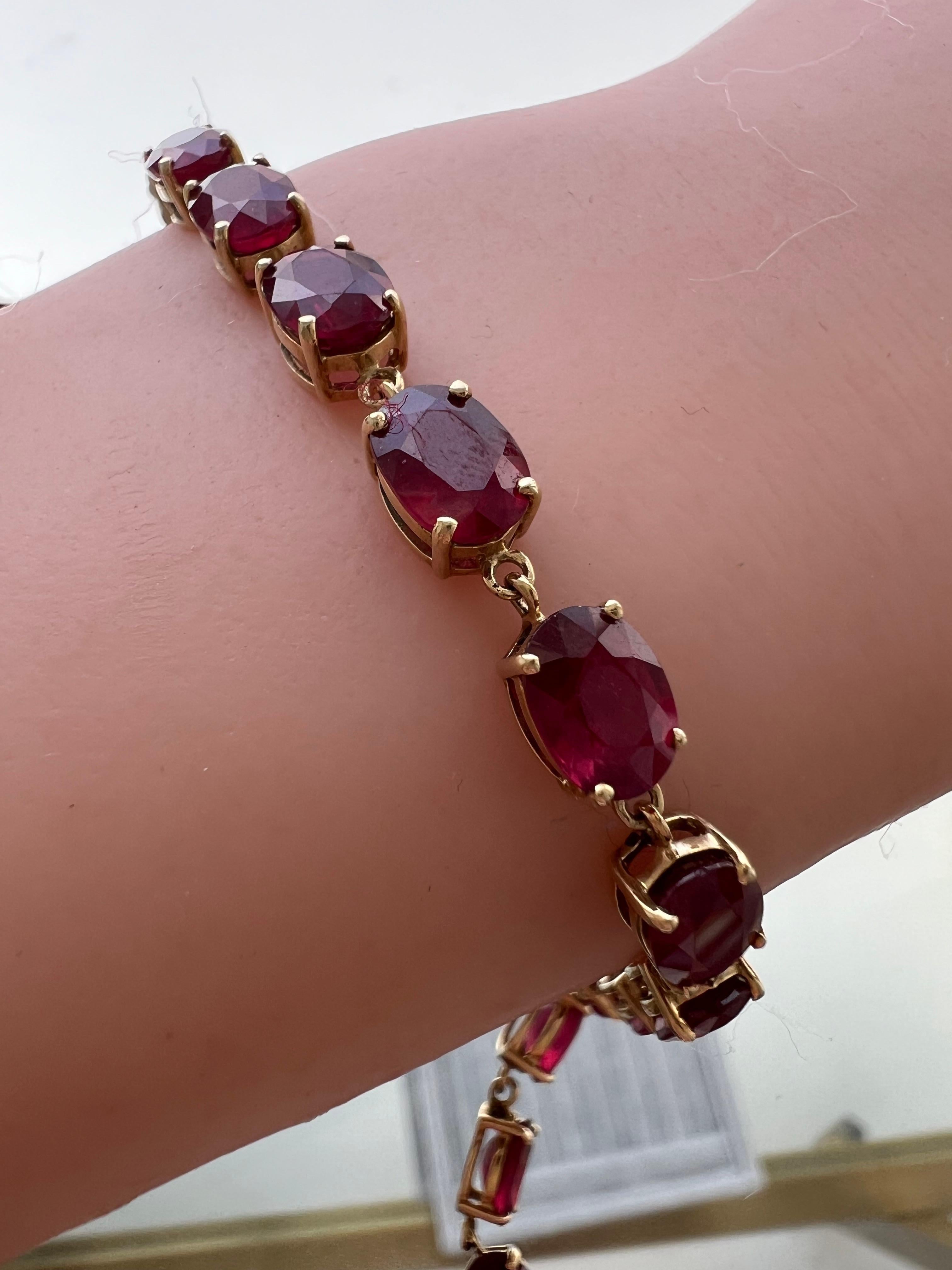 da uomo o donna Bracciale vintage in oro giallo 9K con gemme di rubino naturale - 22,50ct. in vendita