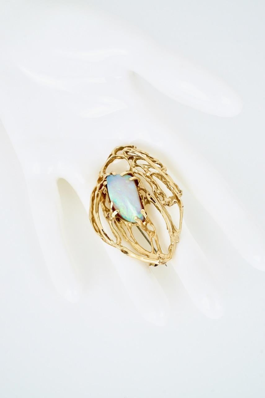Vintage 9 Karat Yellow Gold Opal Modernist Freeform Brooch Pin In Good Condition For Sale In Sydney, NSW