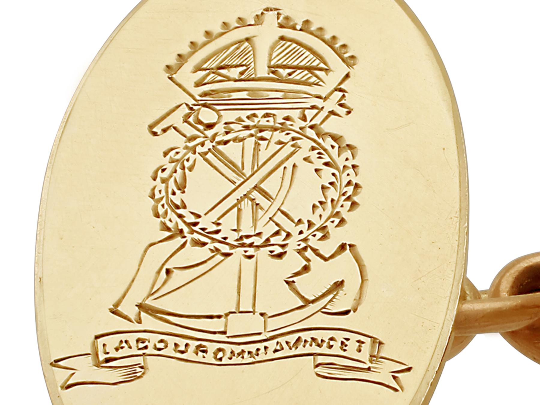 Impresionante par de gemelos de oro amarillo de 9 quilates del Real Cuerpo de Pioneros de época; forman parte de nuestra colección de artículos militares.

Estos gemelos vintage relacionados con el ejército han sido elaborados en oro amarillo de 9