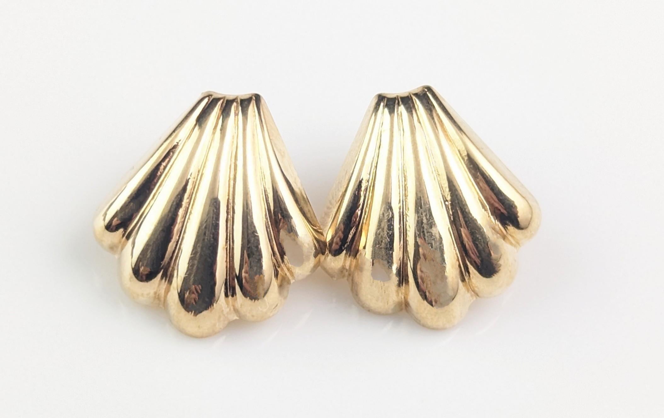 Vintage 9k yellow gold shell stud earrings  5