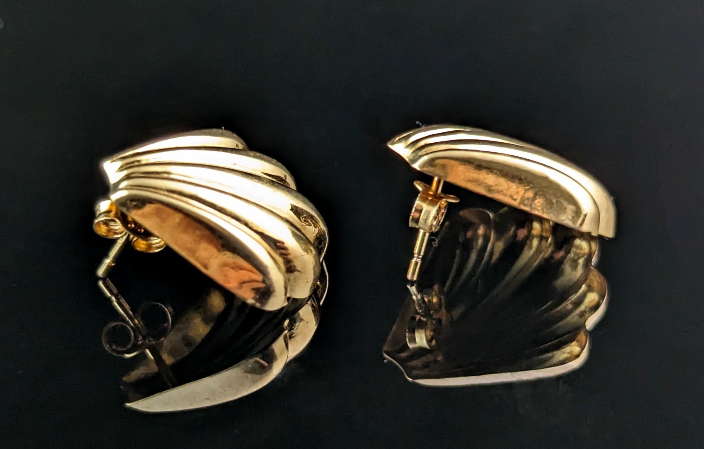 Vintage 9k yellow gold shell stud earrings  2