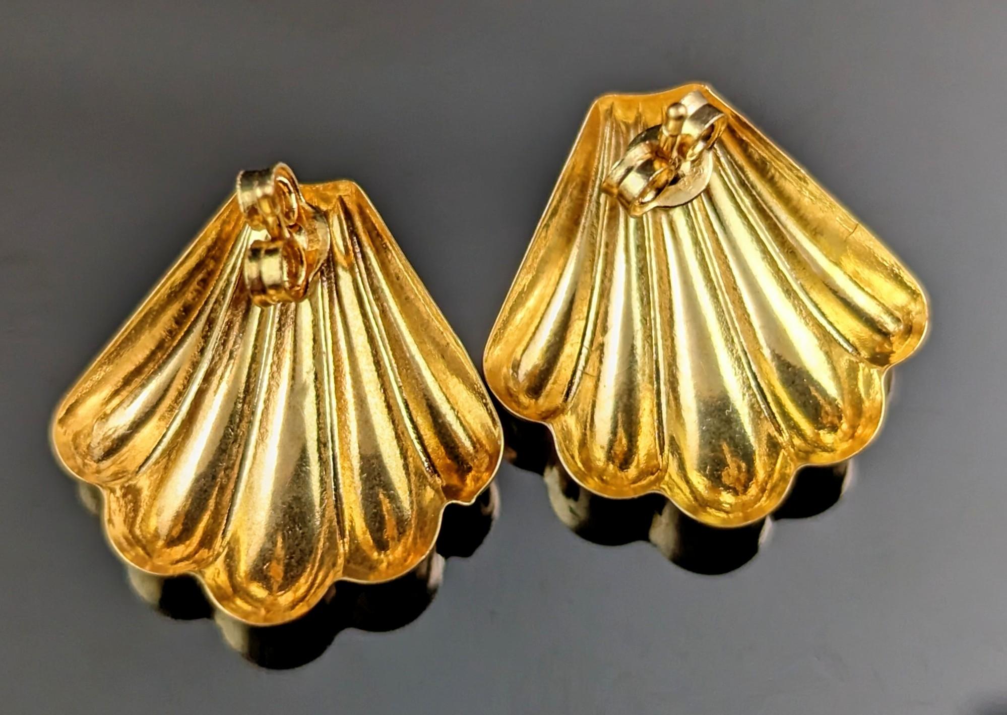 Vintage 9k yellow gold shell stud earrings  3