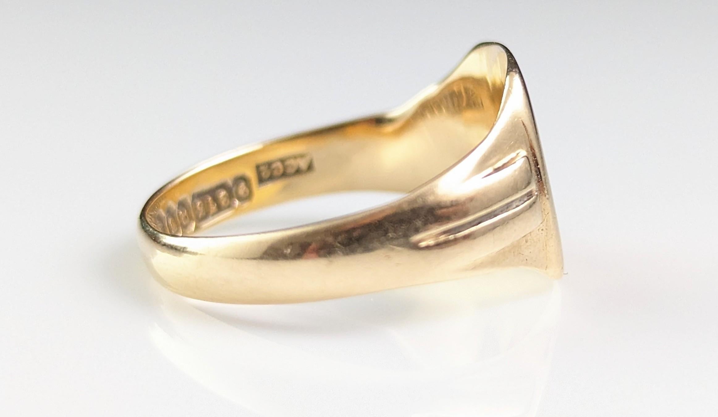 Vintage 9k yellow gold signet ring, Mid century  For Sale 4