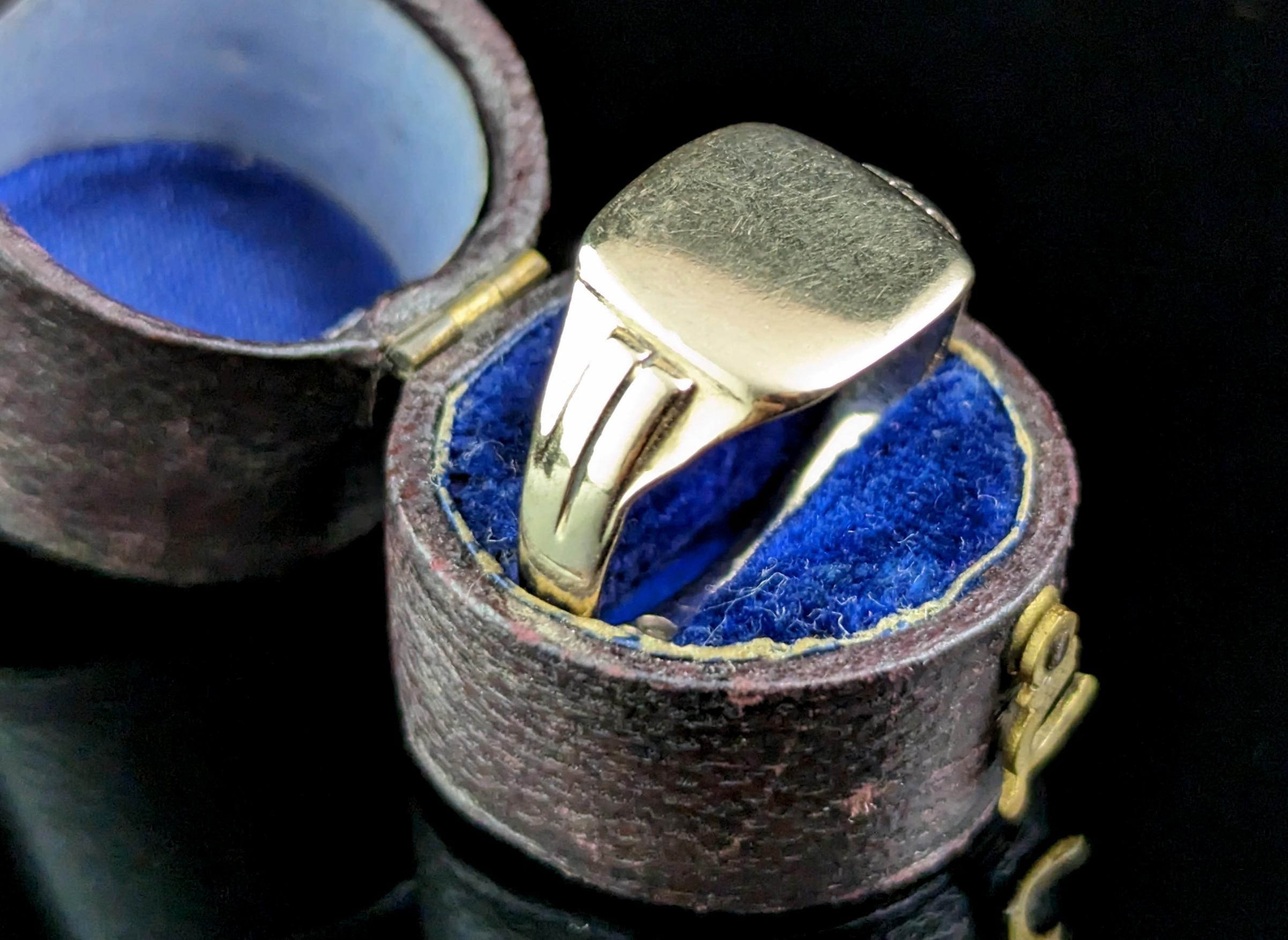Rétro Bague sigillaire vintage en or jaune 9 carats, milieu du siècle  en vente
