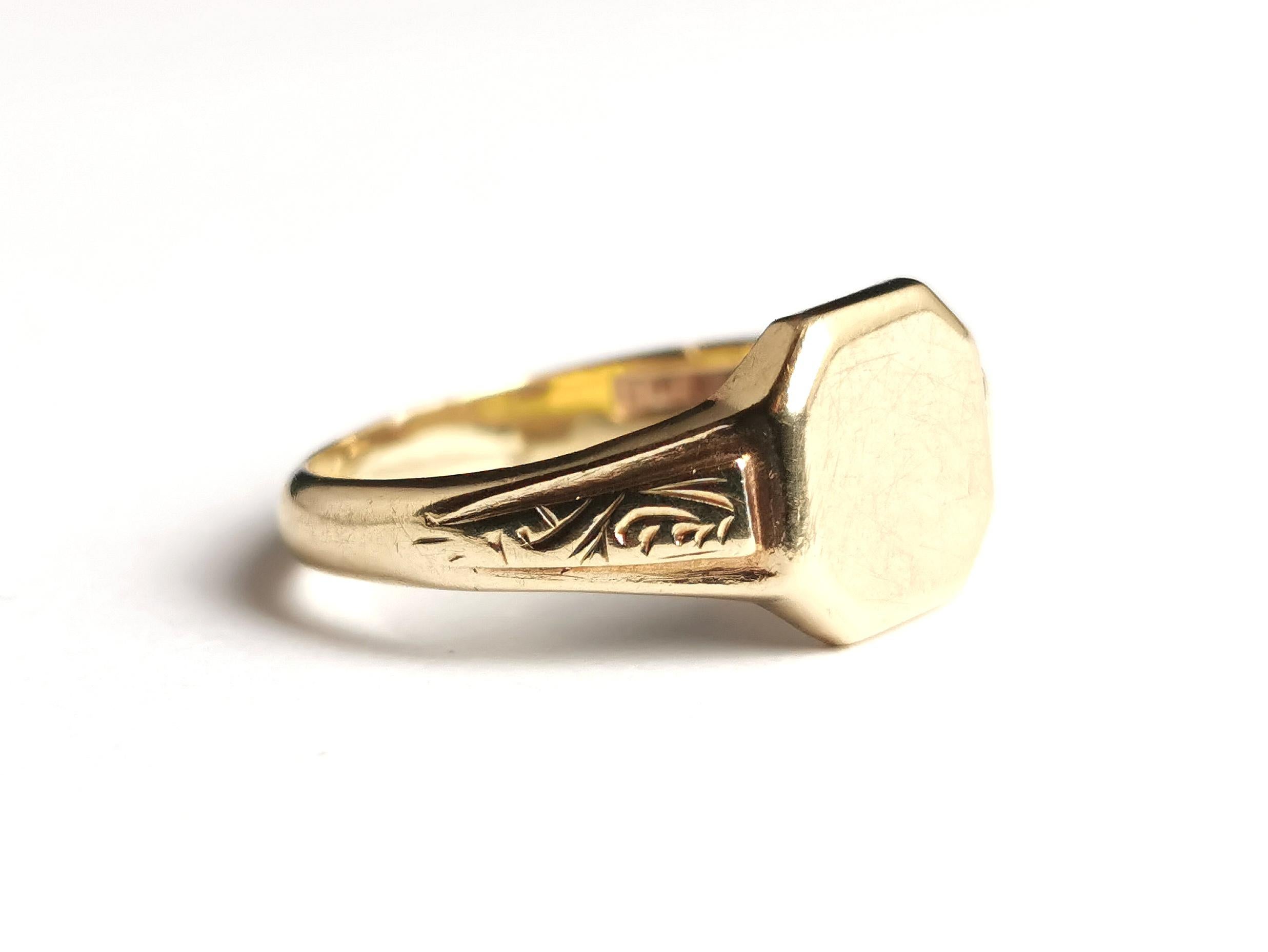 Vintage 9k Yellow Gold Signet Ring, Pinky Ring 2
