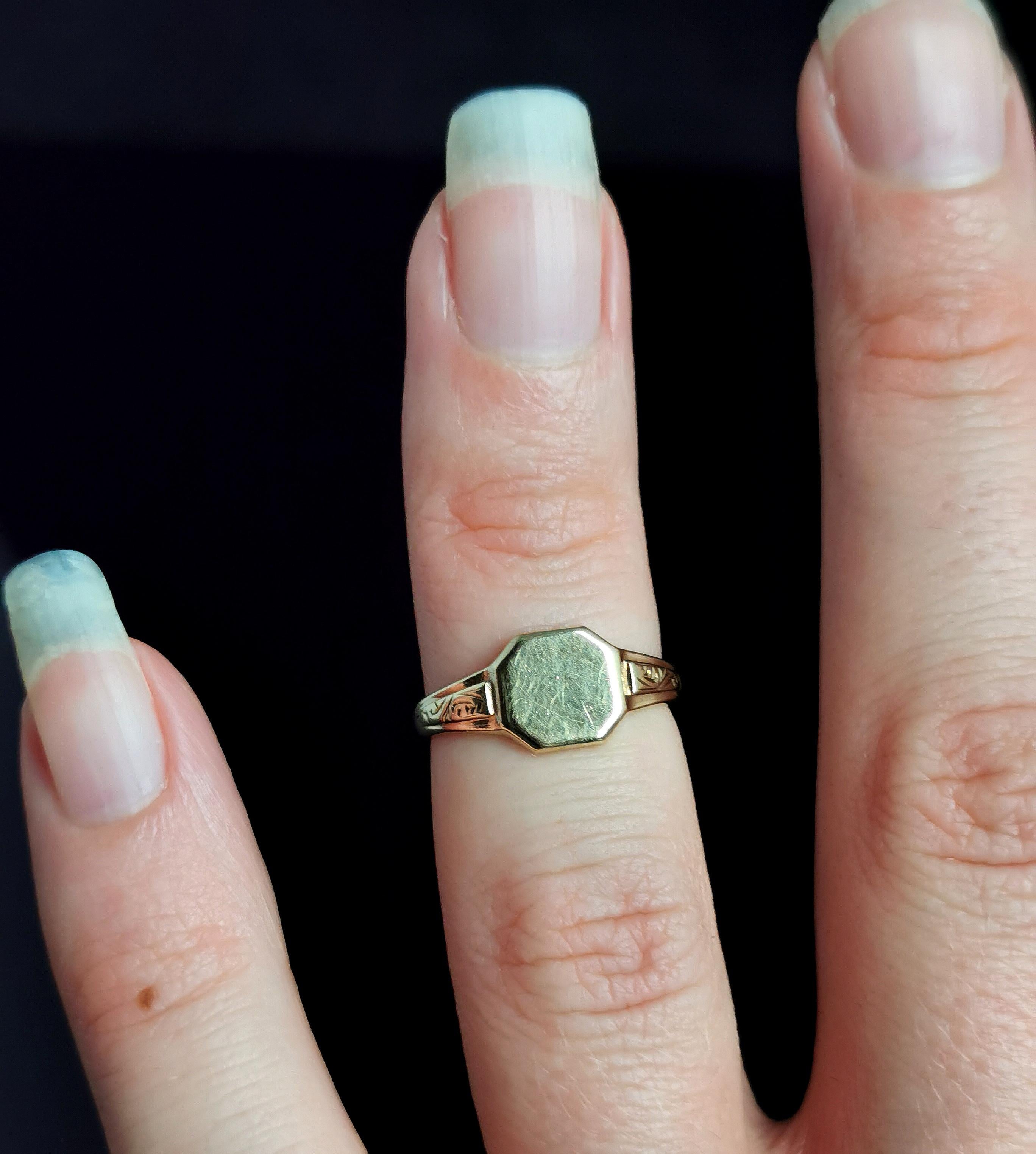 Siegelring aus 9 Karat Gelbgold, rosa Ring 9
