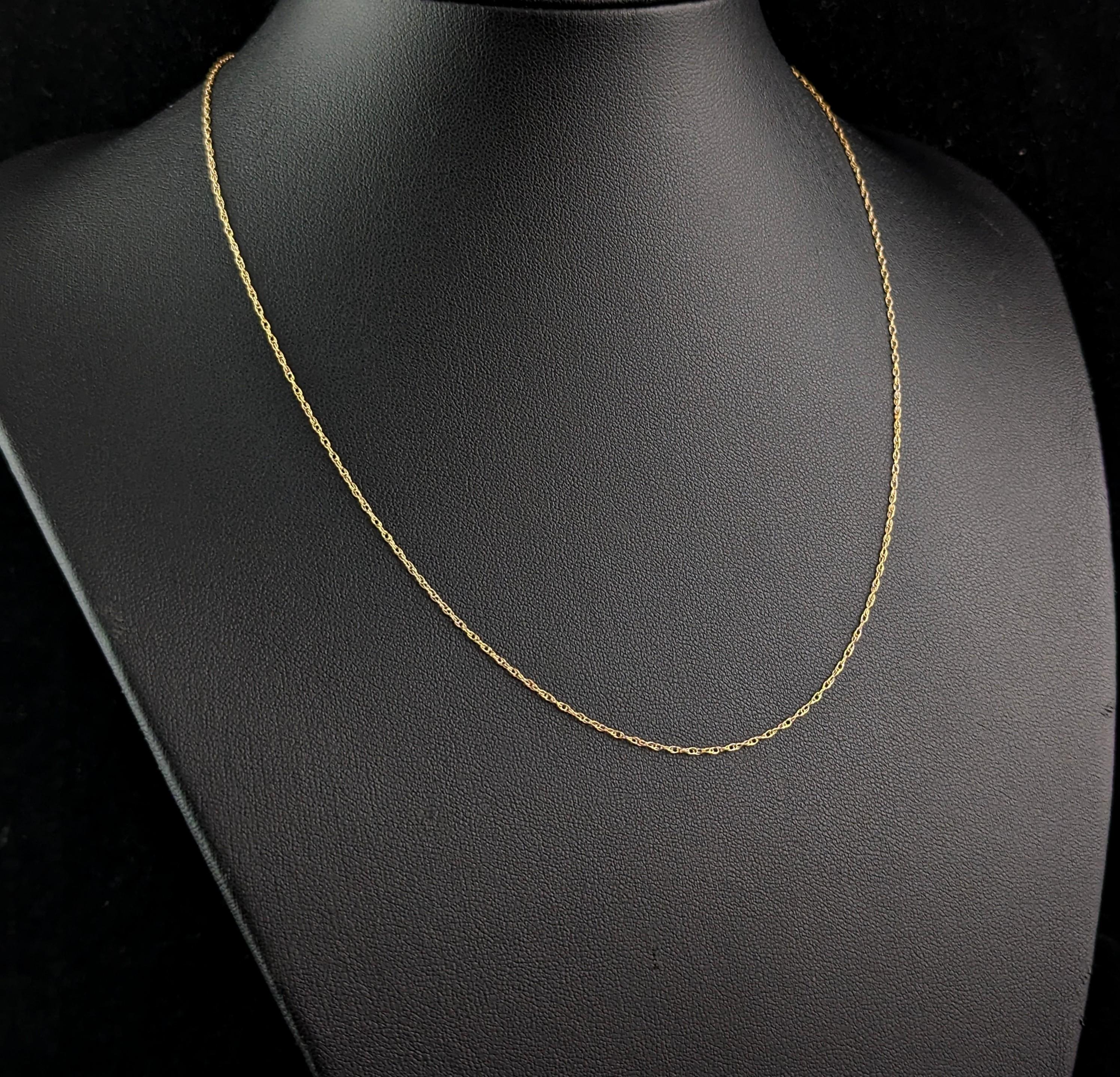 Vintage 9k yellow gold trace chain necklace, dainty  For Sale 6