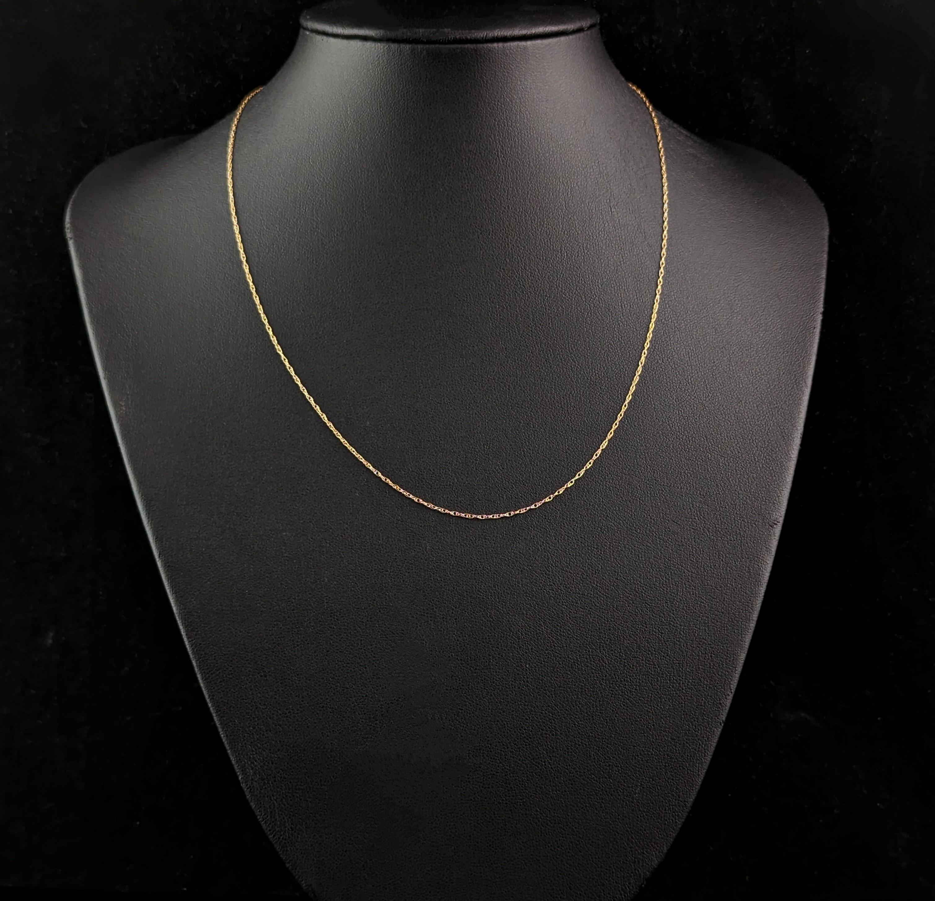 Women's Vintage 9k yellow gold trace chain necklace, dainty  For Sale