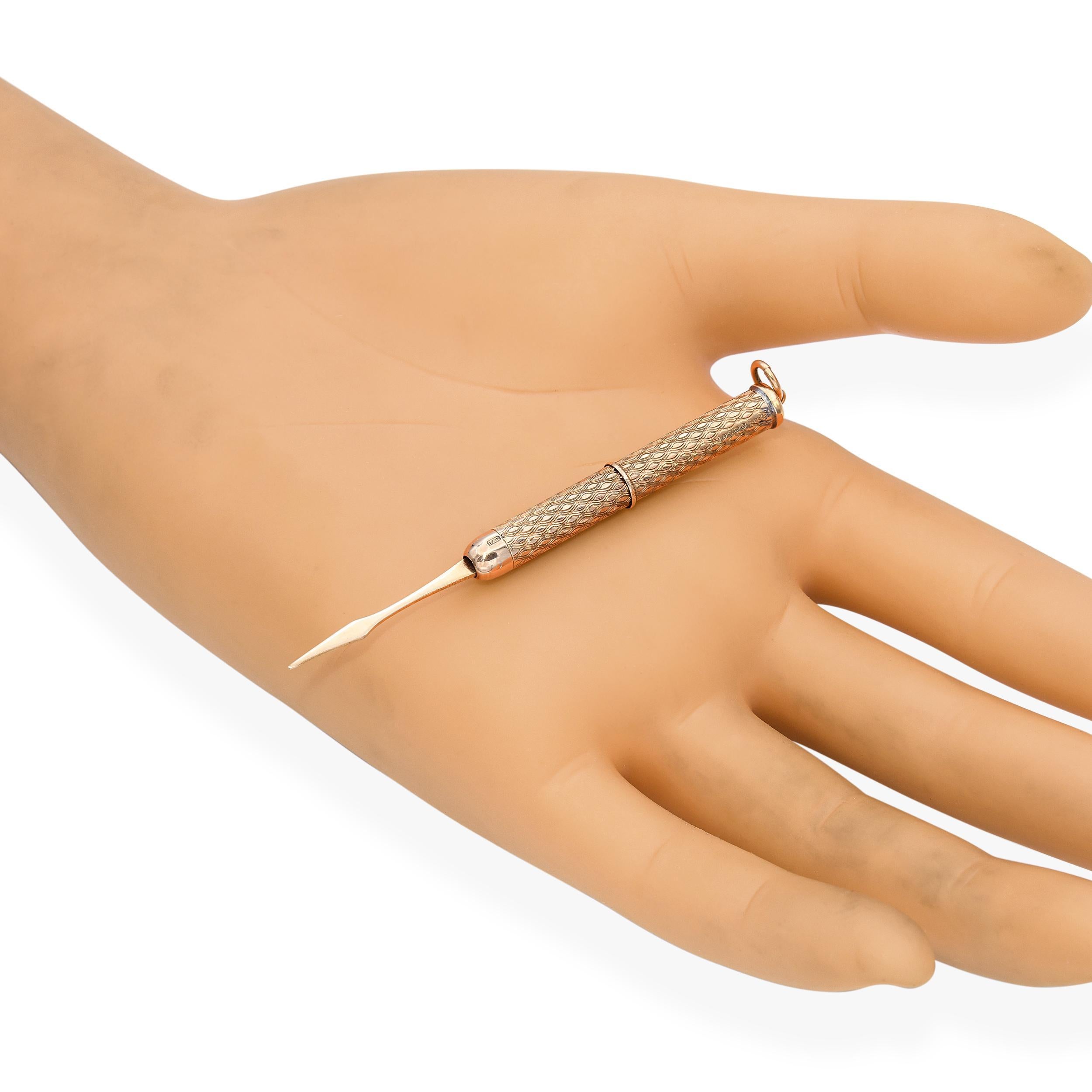 Vintage 9k Yellow Gold Twist Action Toothpick Pour femmes en vente