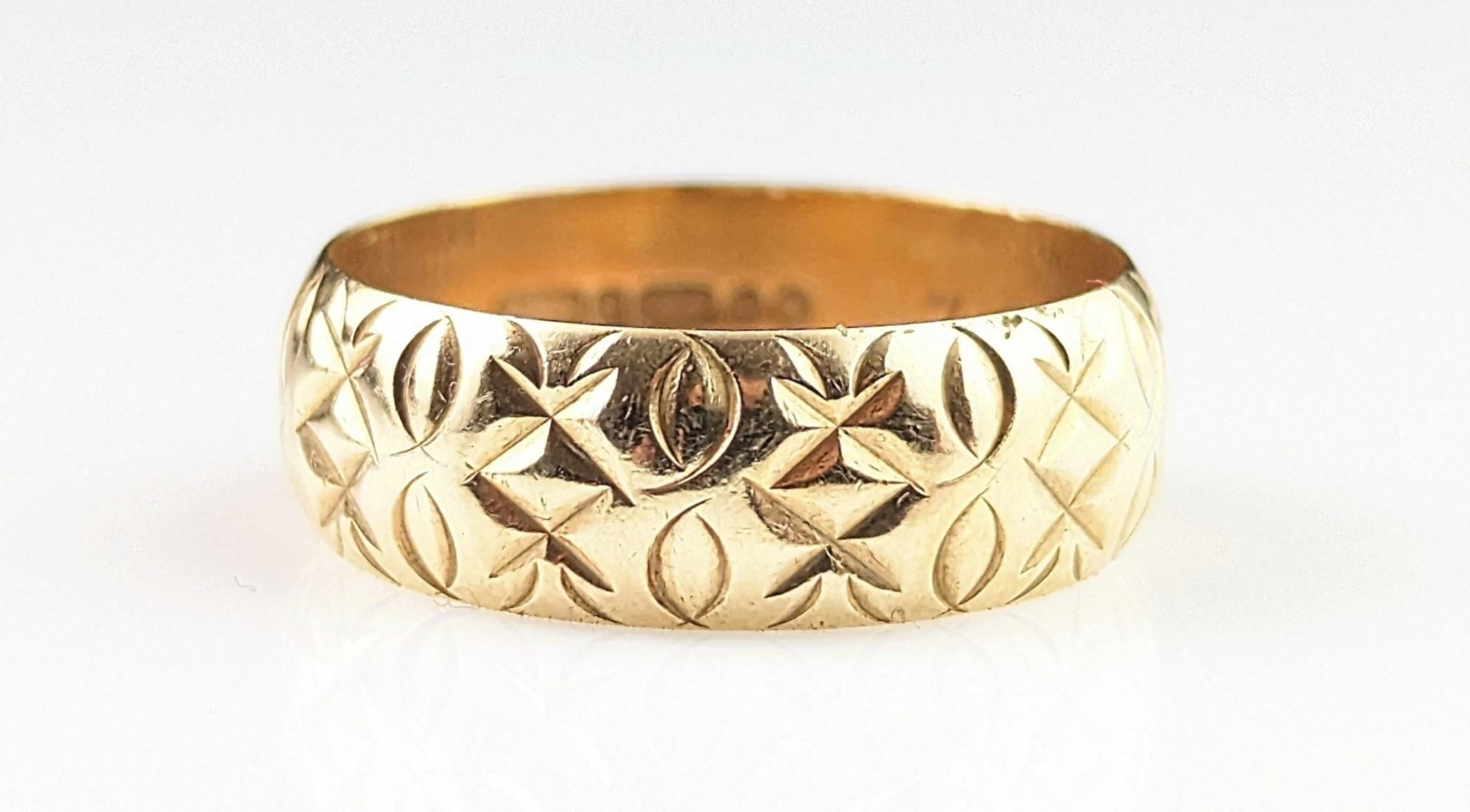 Vintage 9k yellow gold wide band ring, engraved, chunky  For Sale 3