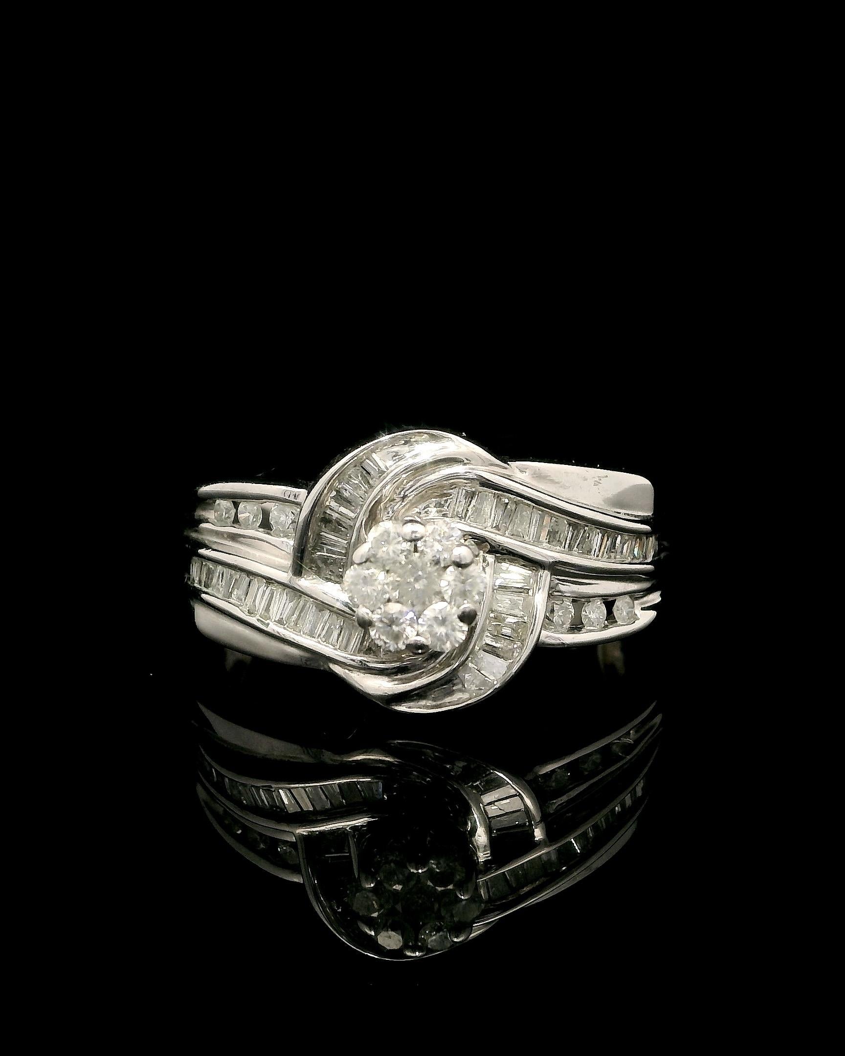 Anello con diamanti in oro 9kt vintage - circa 1,00 carati di diamanti tondi e baguette in vendita 1