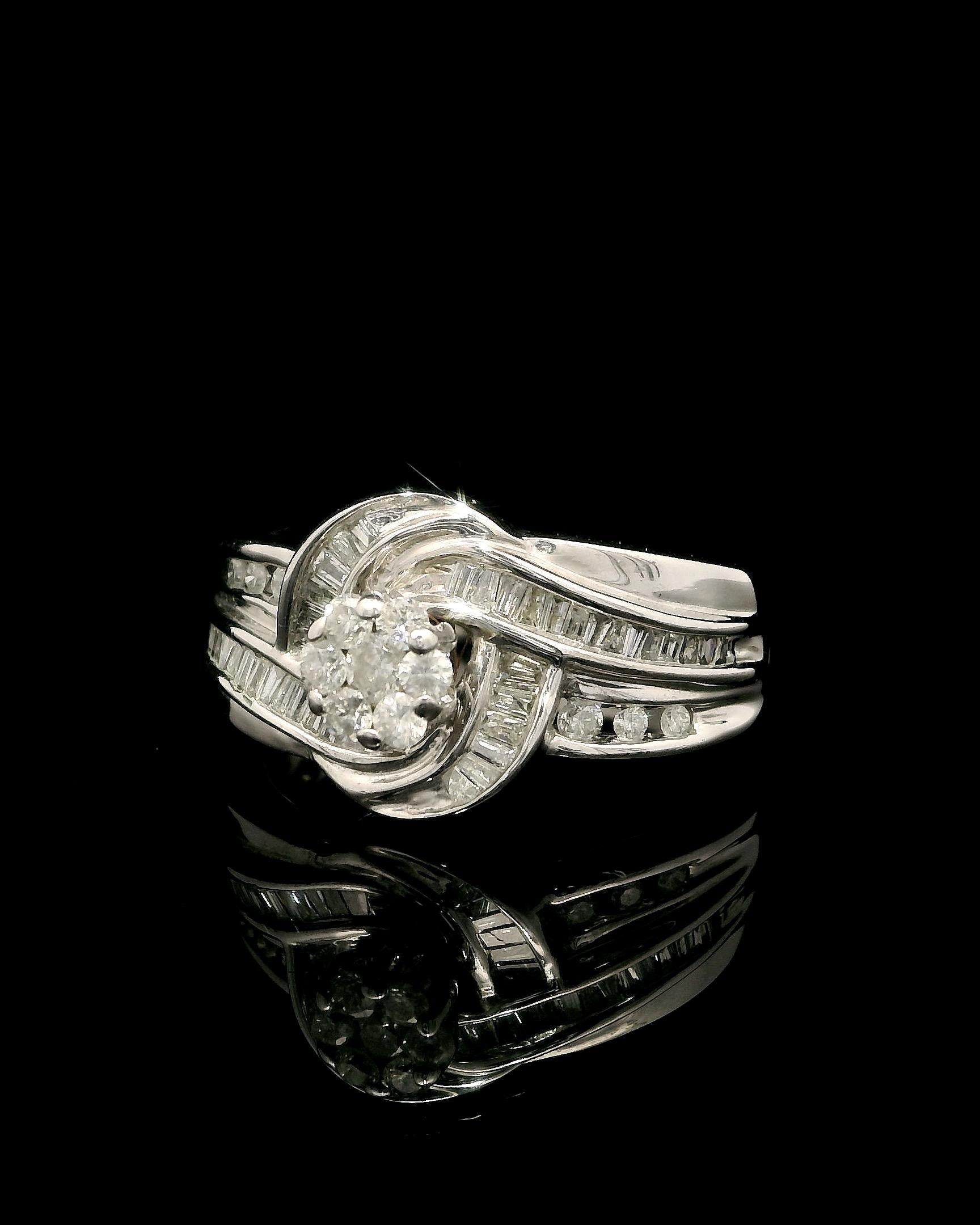 Anello con diamanti in oro 9kt vintage - circa 1,00 carati di diamanti tondi e baguette in vendita 2
