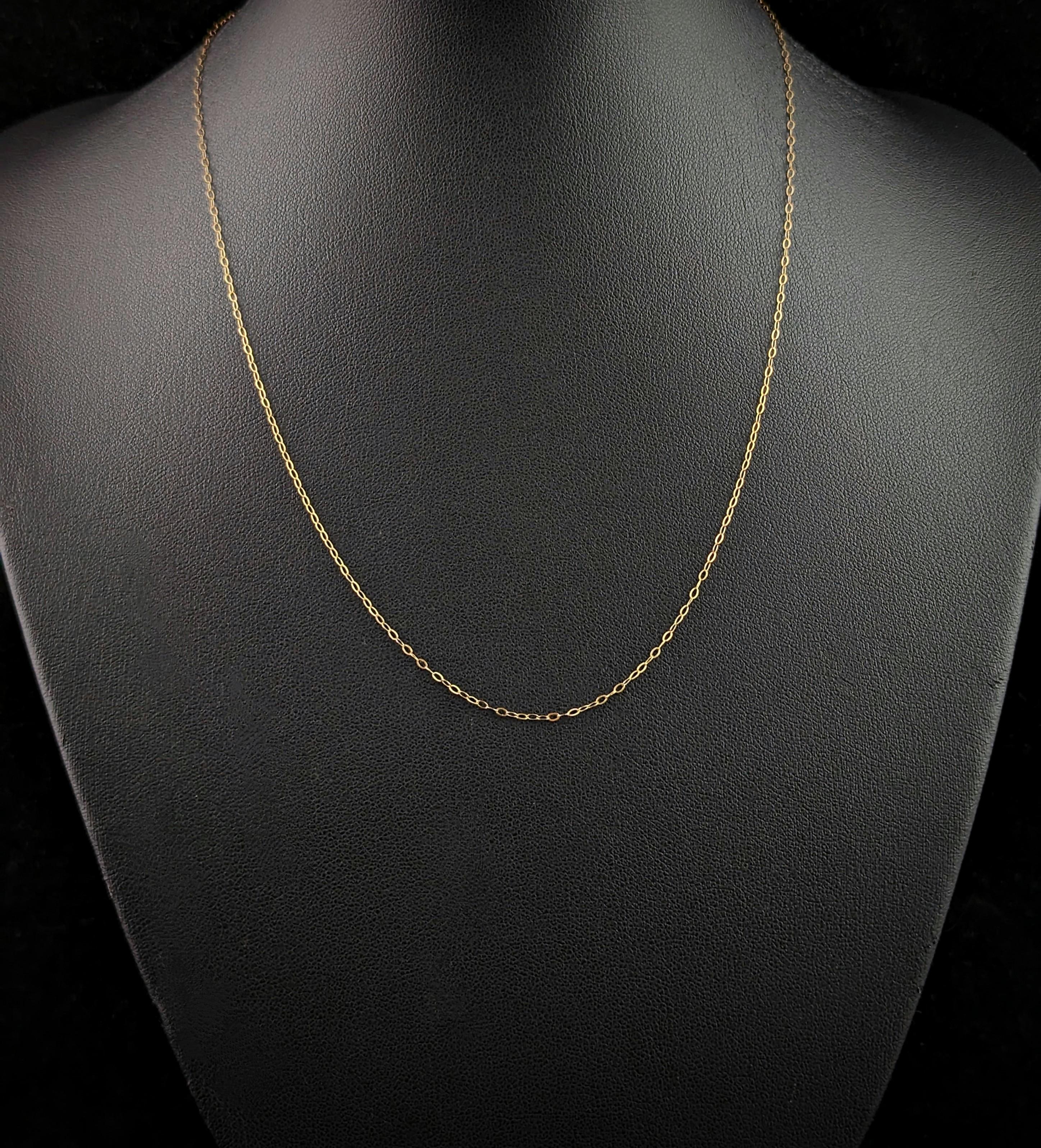 Vintage 9kt gold fine trace link chain necklace, dainty  For Sale 1