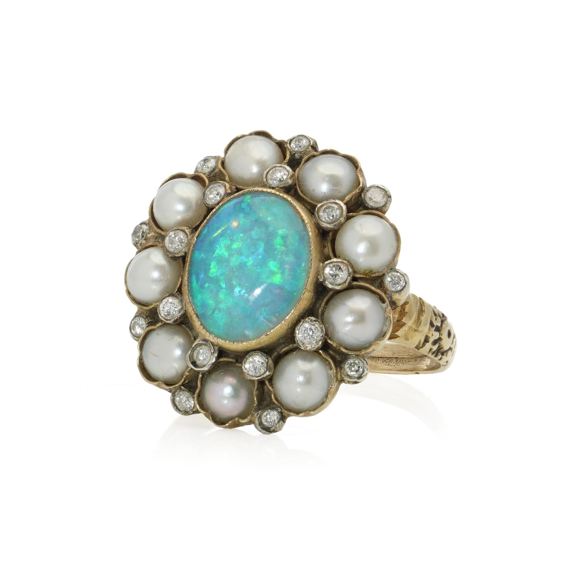 Vintage 9kt gold opal cluster ring (Ovalschliff) im Angebot