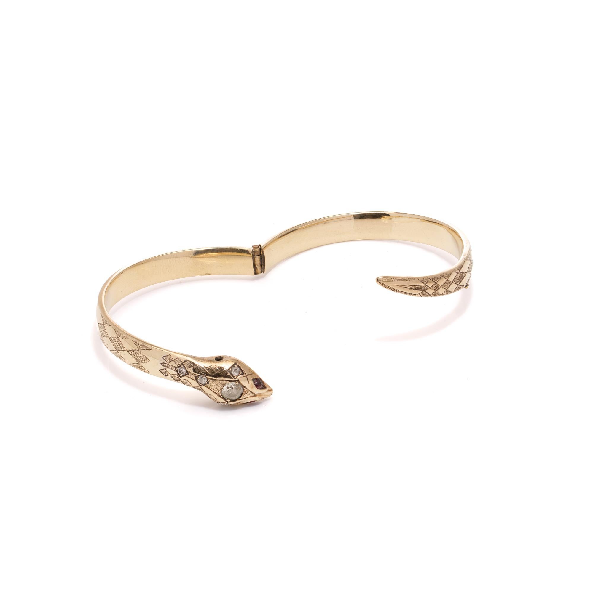 Bracelet serpent vintage en or 9 carats avec diamants et rubis  en vente 1