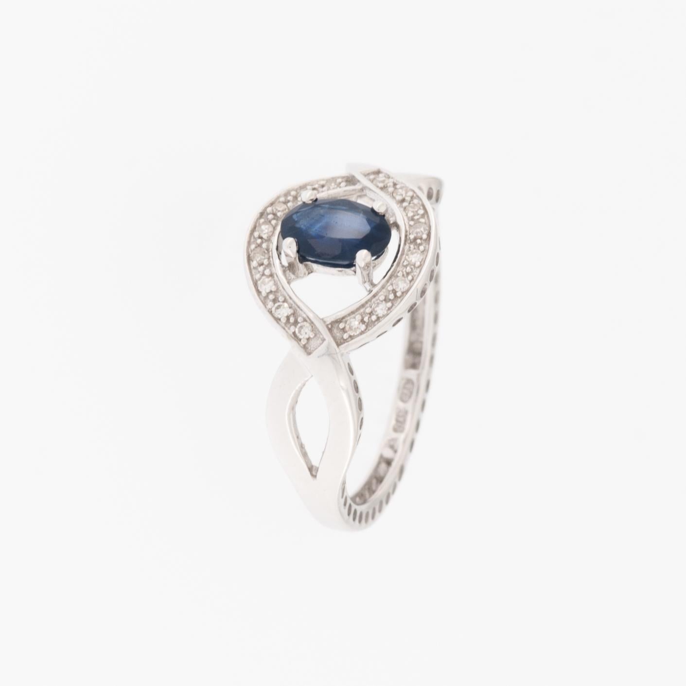Artisan Vintage 9kt White Gold Ring with Diamonds and Sapphire For Sale