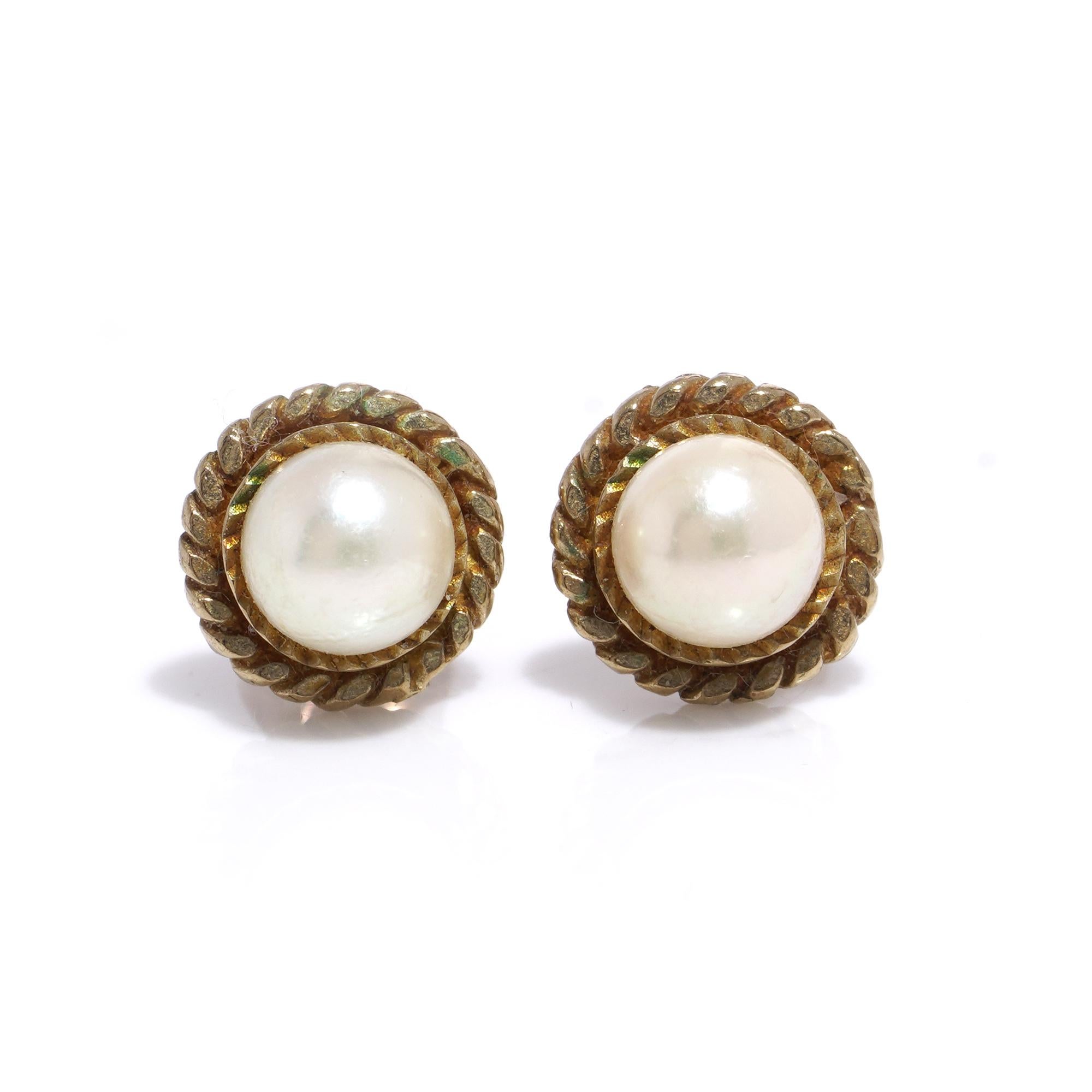 Vintage 9kt yellow gold pair of pearl studs For Sale 2