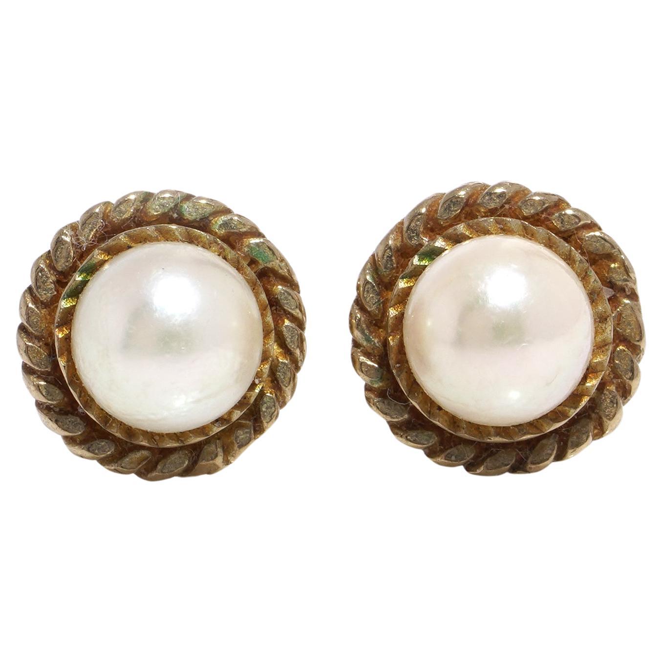 Vintage 9kt yellow gold pair of pearl studs For Sale
