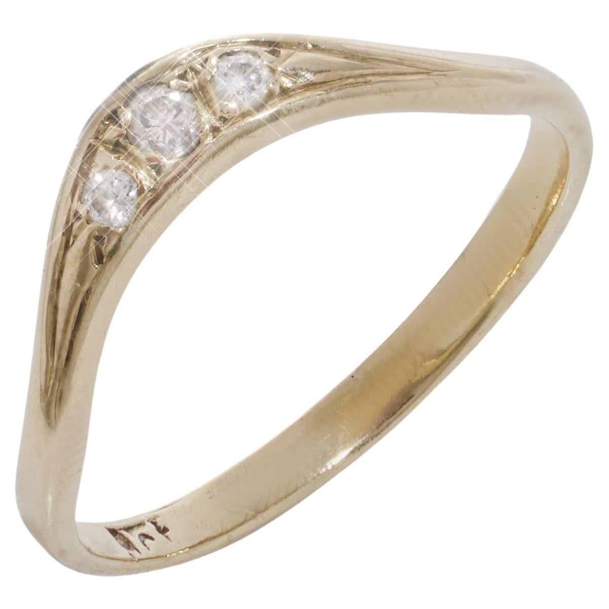 Vintage 9kt yellow gold three-stone diamond ring For Sale