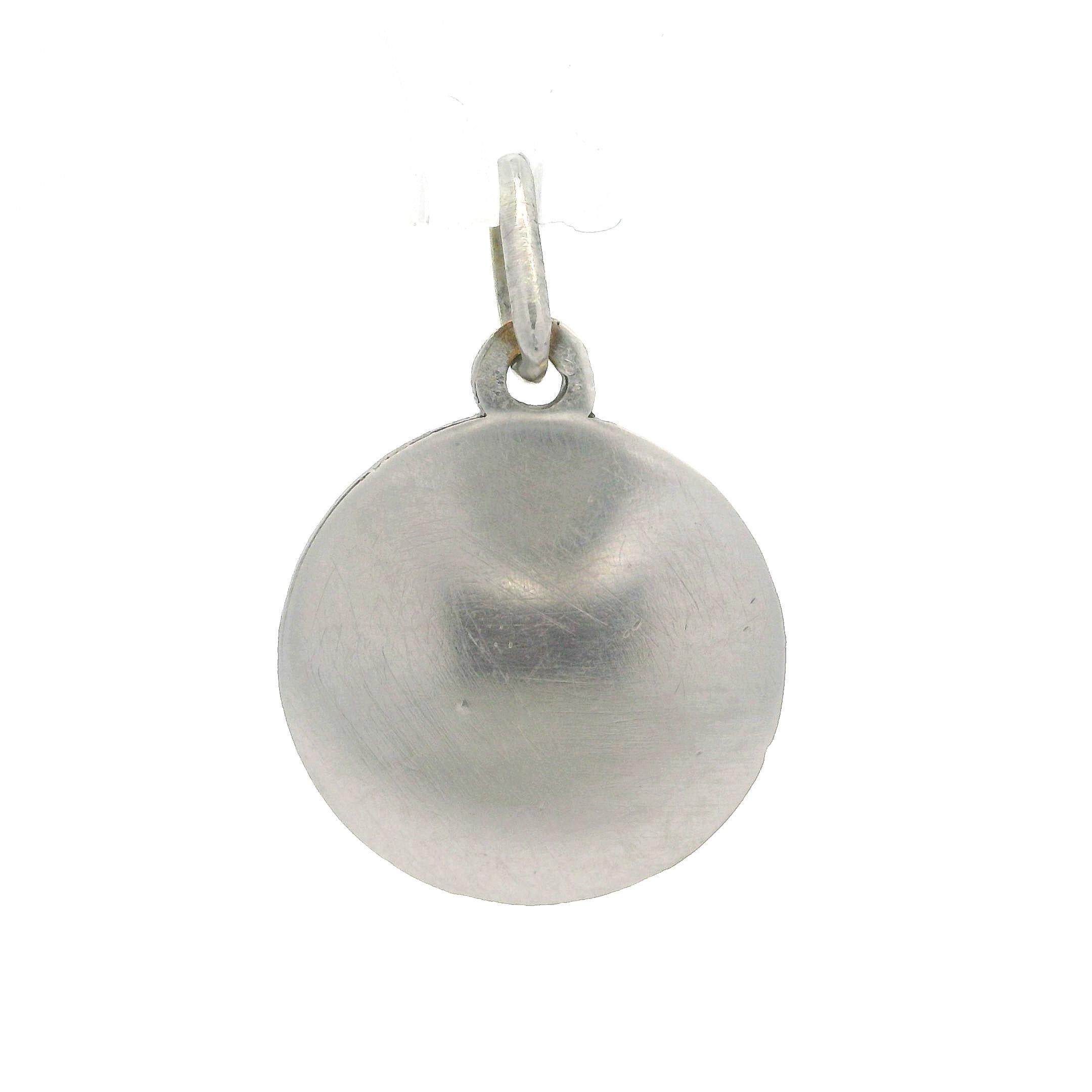 --Pierre(s) :...
(4) Pierres précieuses multiples - taille ronde et brillante - serties - couleurs rose clair et foncé, bleu et vert

MATERIAL : Or blanc massif 18k
Poids : 1,47 grammes
Largeur totale : 13,7 mm (0,54