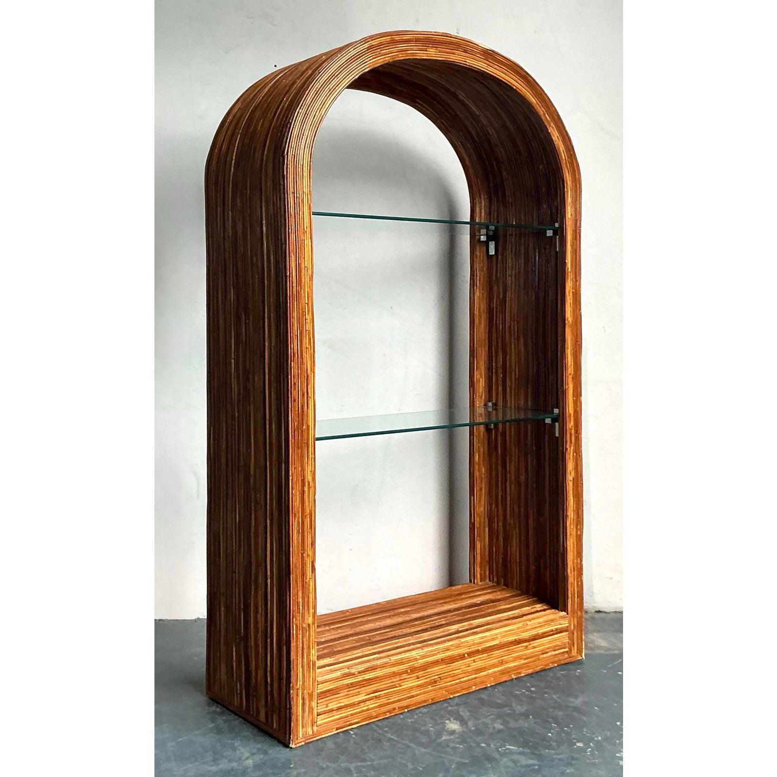 Vintage a Boho gewölbt Bleistift Rattan Etagere im Angebot 4