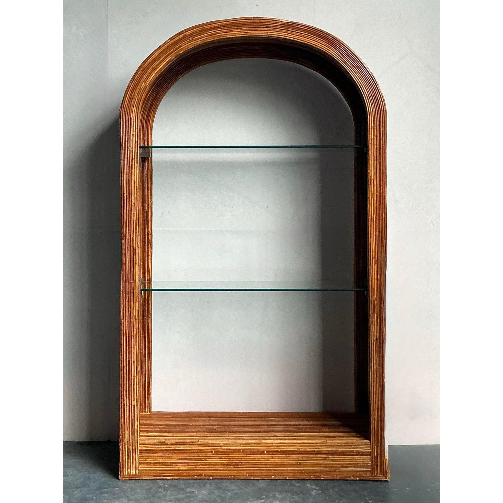 Vintage a Boho gewölbt Bleistift Rattan Etagere im Angebot 3
