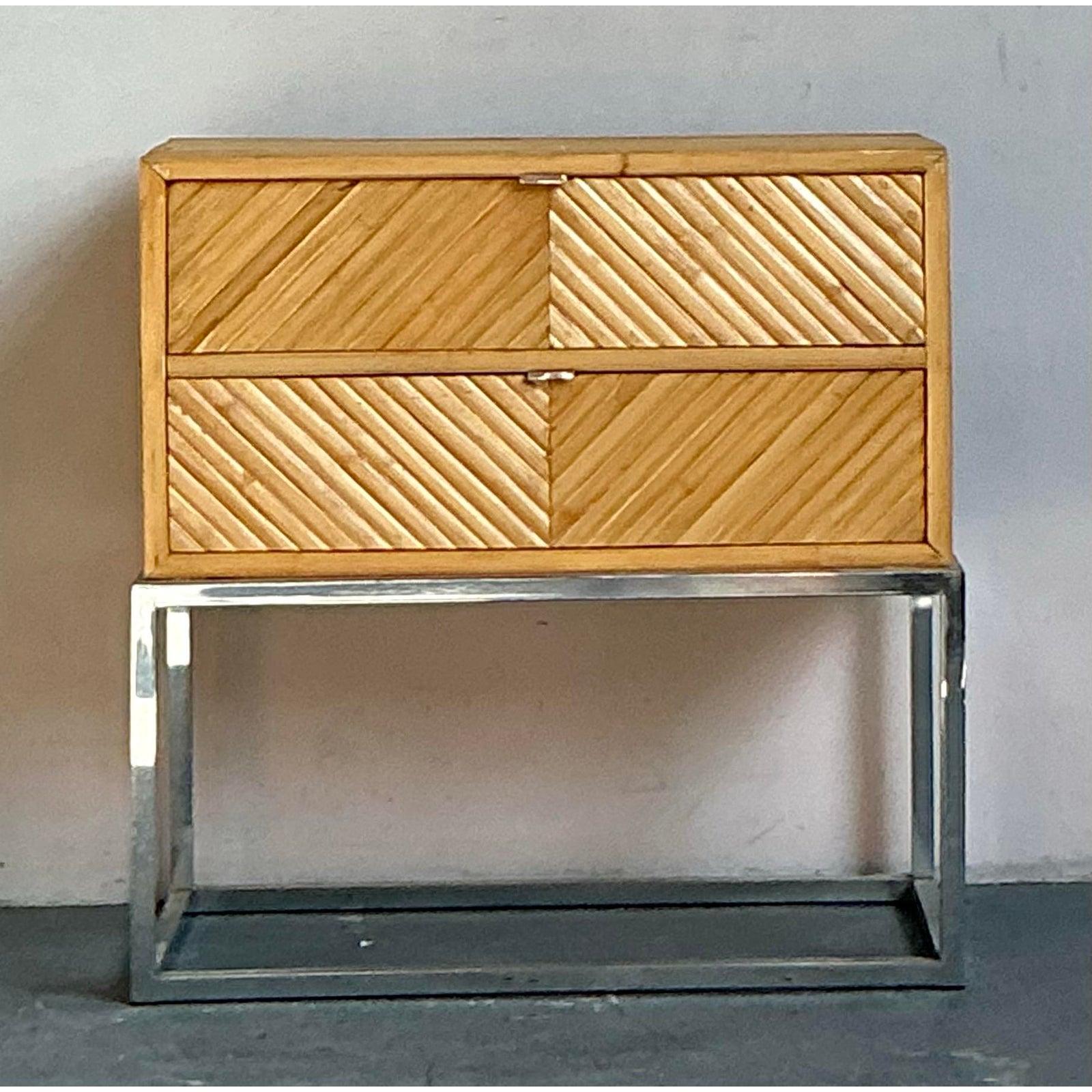 Mid-Century moderno Vintage a Boho Chevron Split Bamboo Chest of Drawers in vendita
