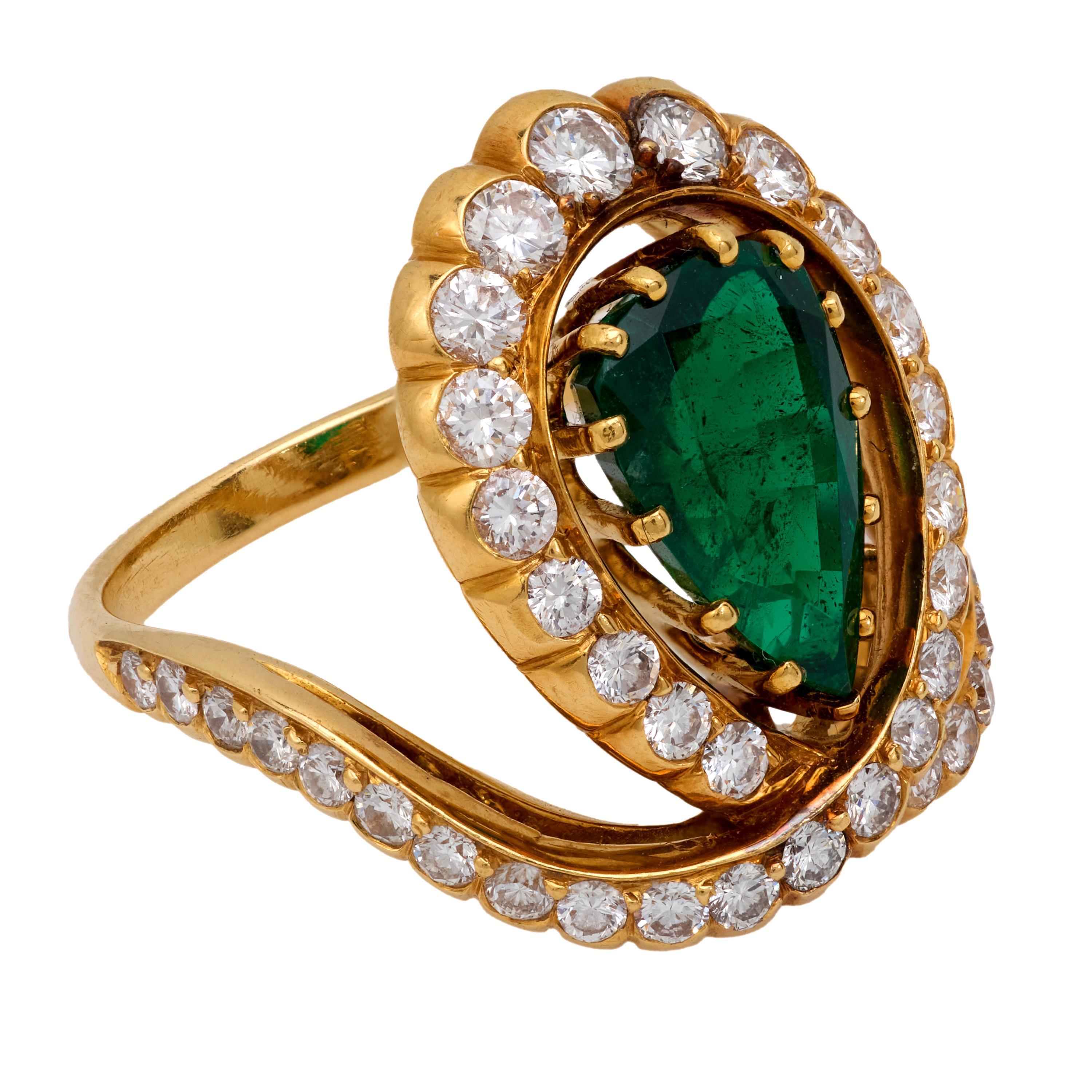 Moderno Anello cocktail d'epoca A. Reza con smeraldo e diamante da 1,90 carati in oro giallo 18k in vendita