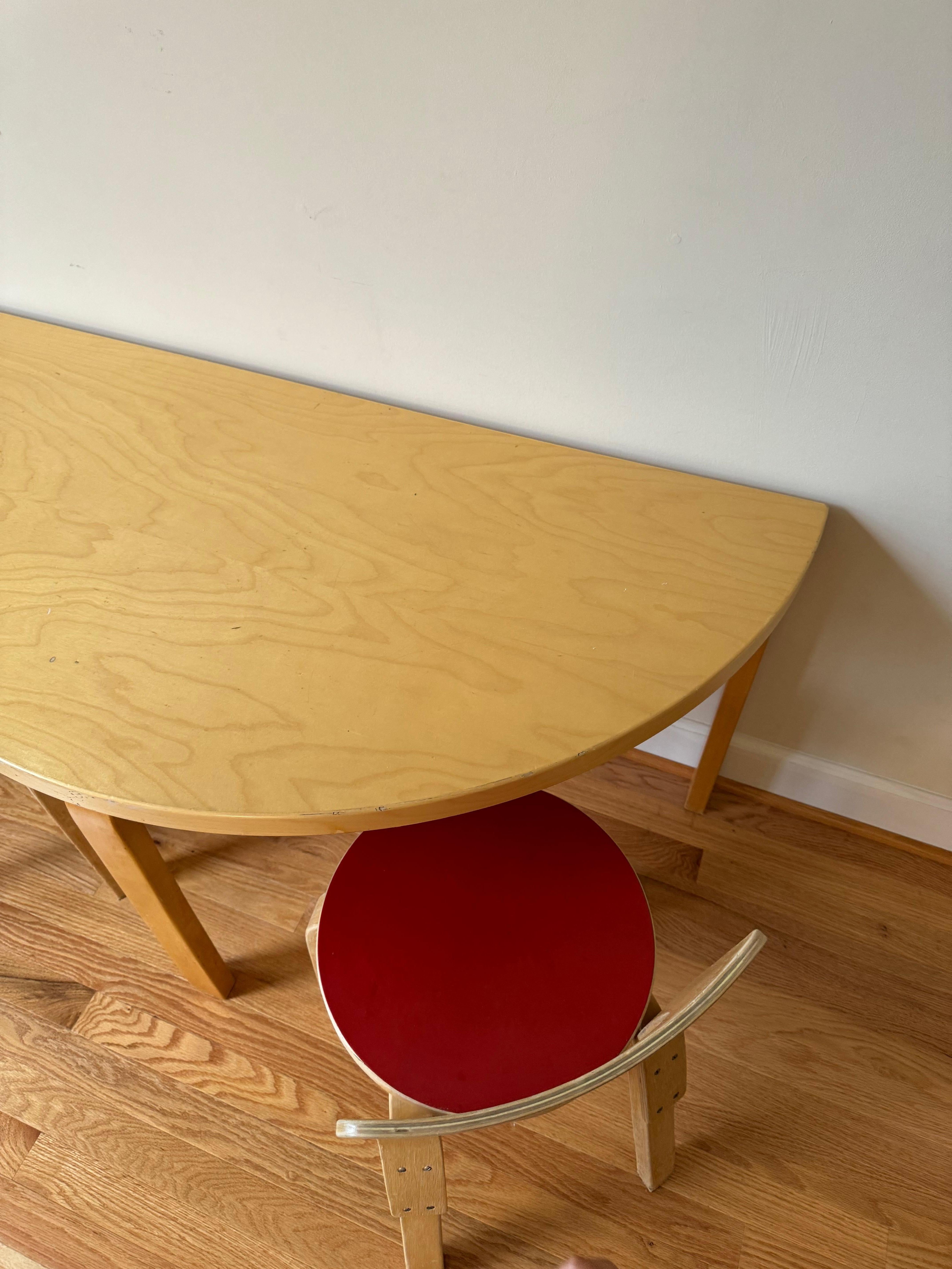 Vintage Aalto Table half-round by Alvar Aalto for Artek For Sale 4