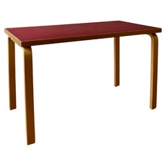 Table rectangulaire (table 80A) d'Alvar Aalto pour Artek 