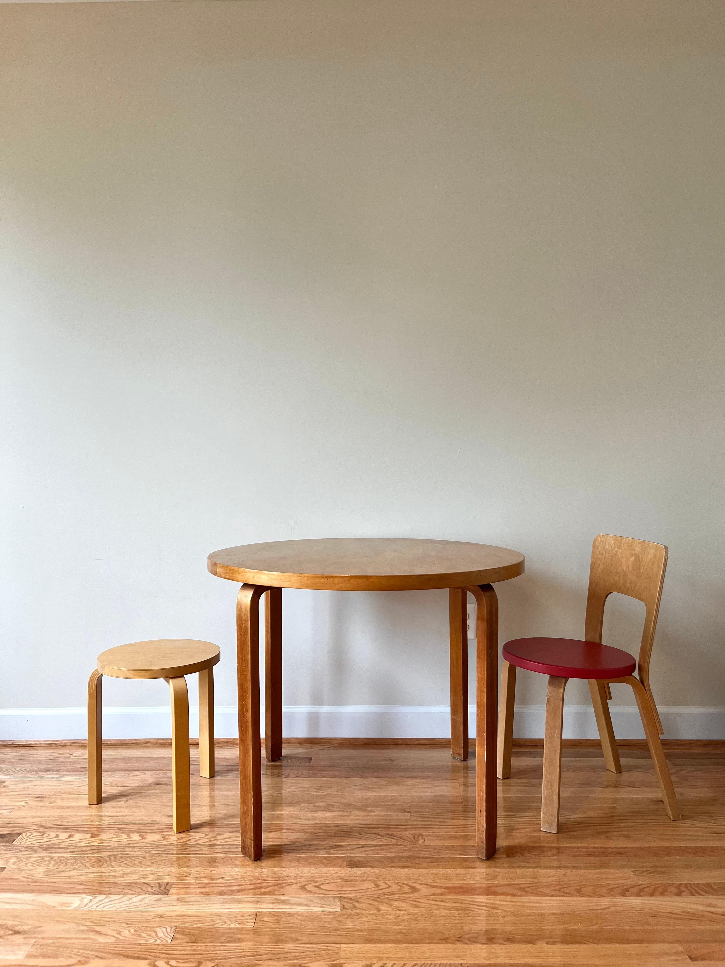 Designed by Alvar Aalto in 1933
Date of Manufacture: Circa 1940 (during WWII)

A very rare round table by Alvar Aalto. This particular piece has been made in Sweden when Artek opened up factories there during WWII in order to spread the weight of
