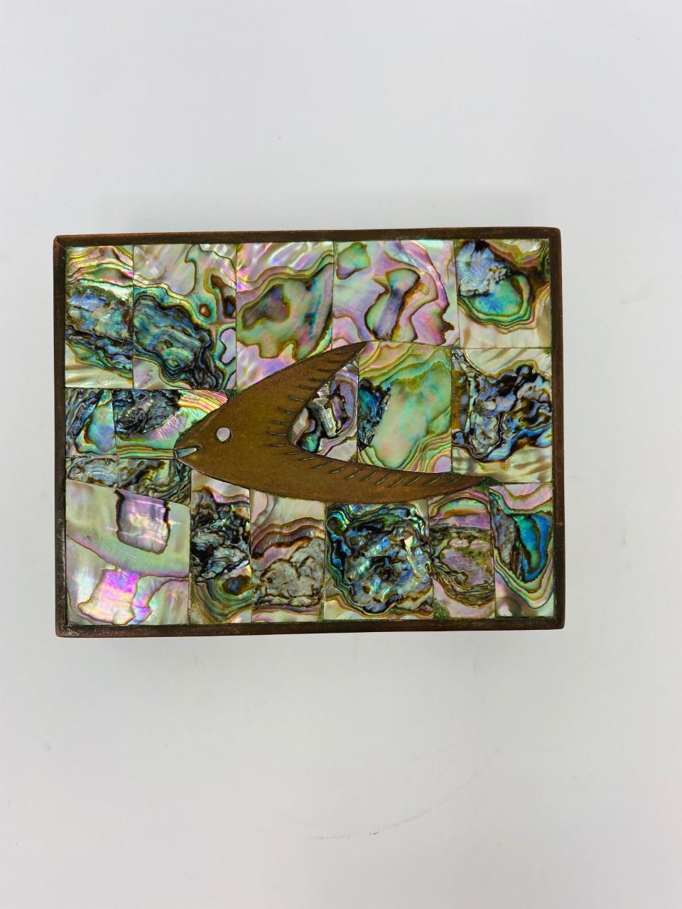 Organic Modern Vintage Abalone and  Brass Decorative Box Midcentury For Sale