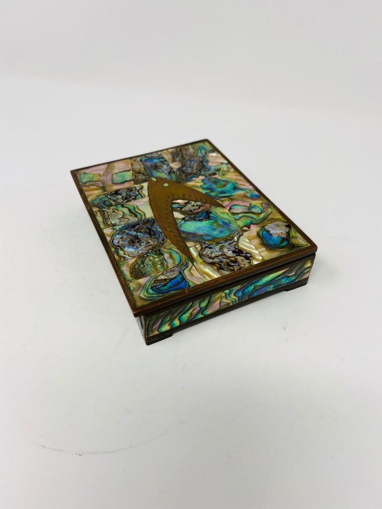 Vintage Abalone and  Brass Decorative Box Midcentury For Sale 1