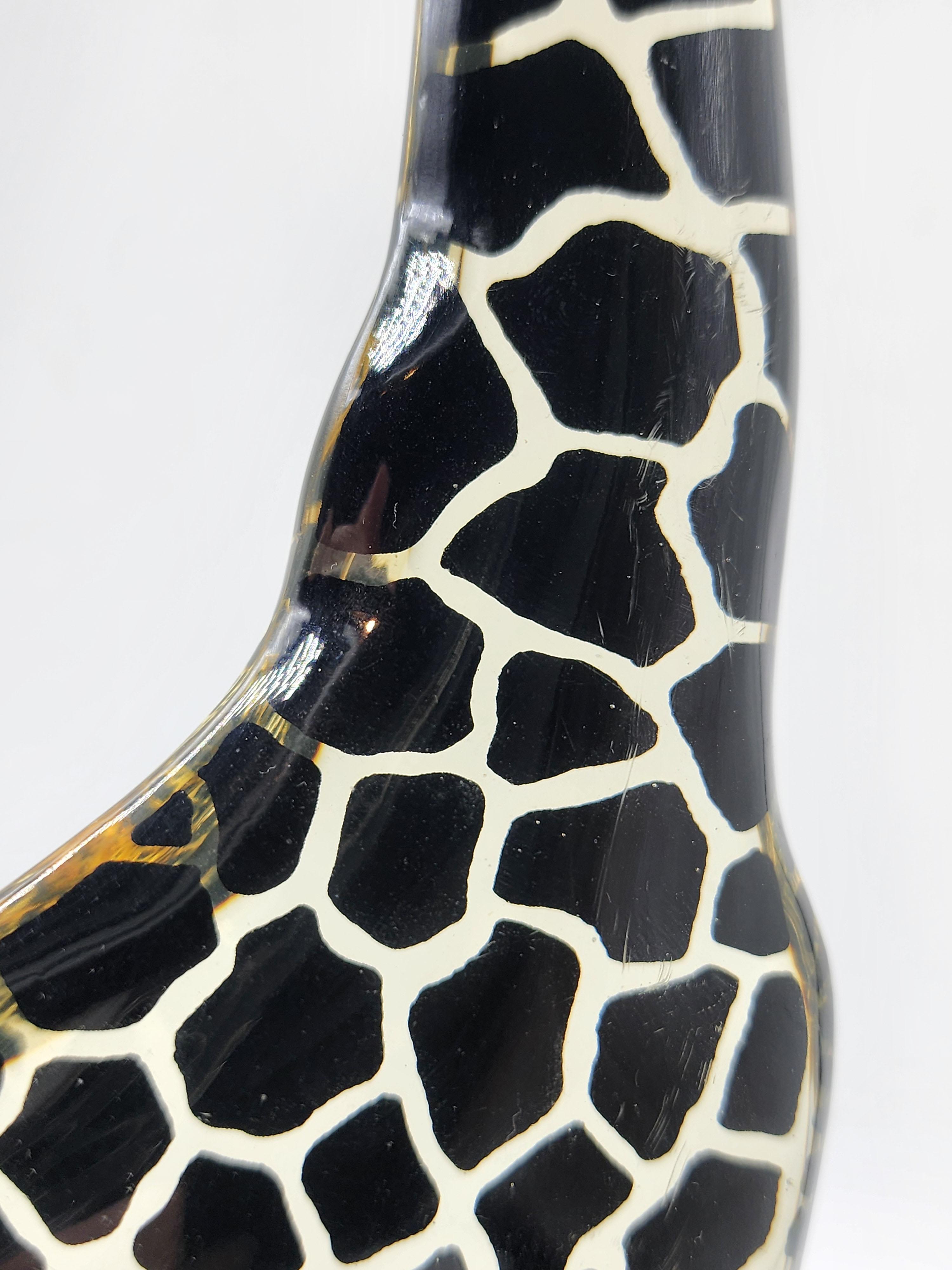 Figurina di giraffa in lucite acrilica vintage di Abraham Palatnik, anni '60 In condizioni buone in vendita a Autonomous City Buenos Aires, CABA