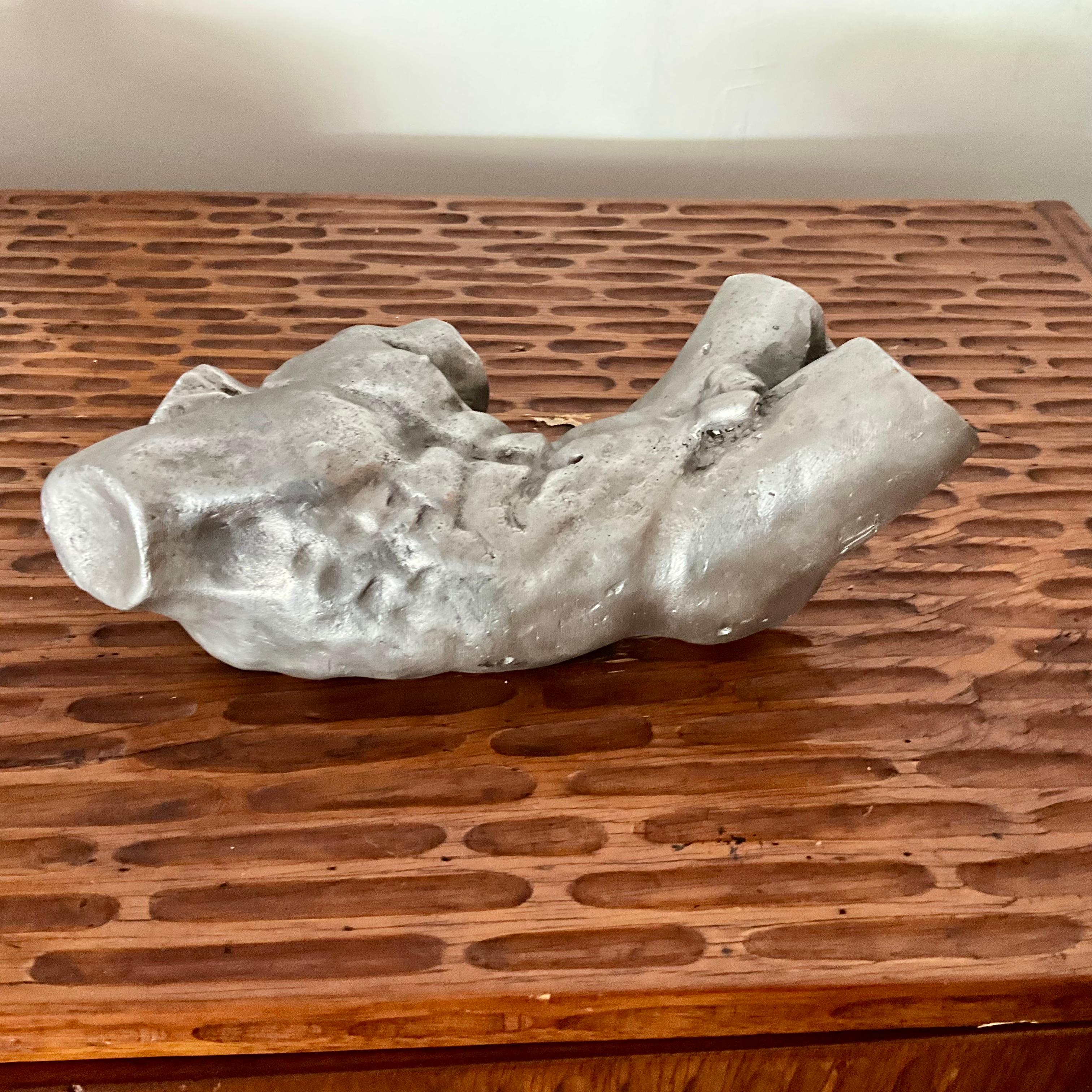 Vintage astratto  Scultura di nudo maschile in alluminio con firma in vendita 1