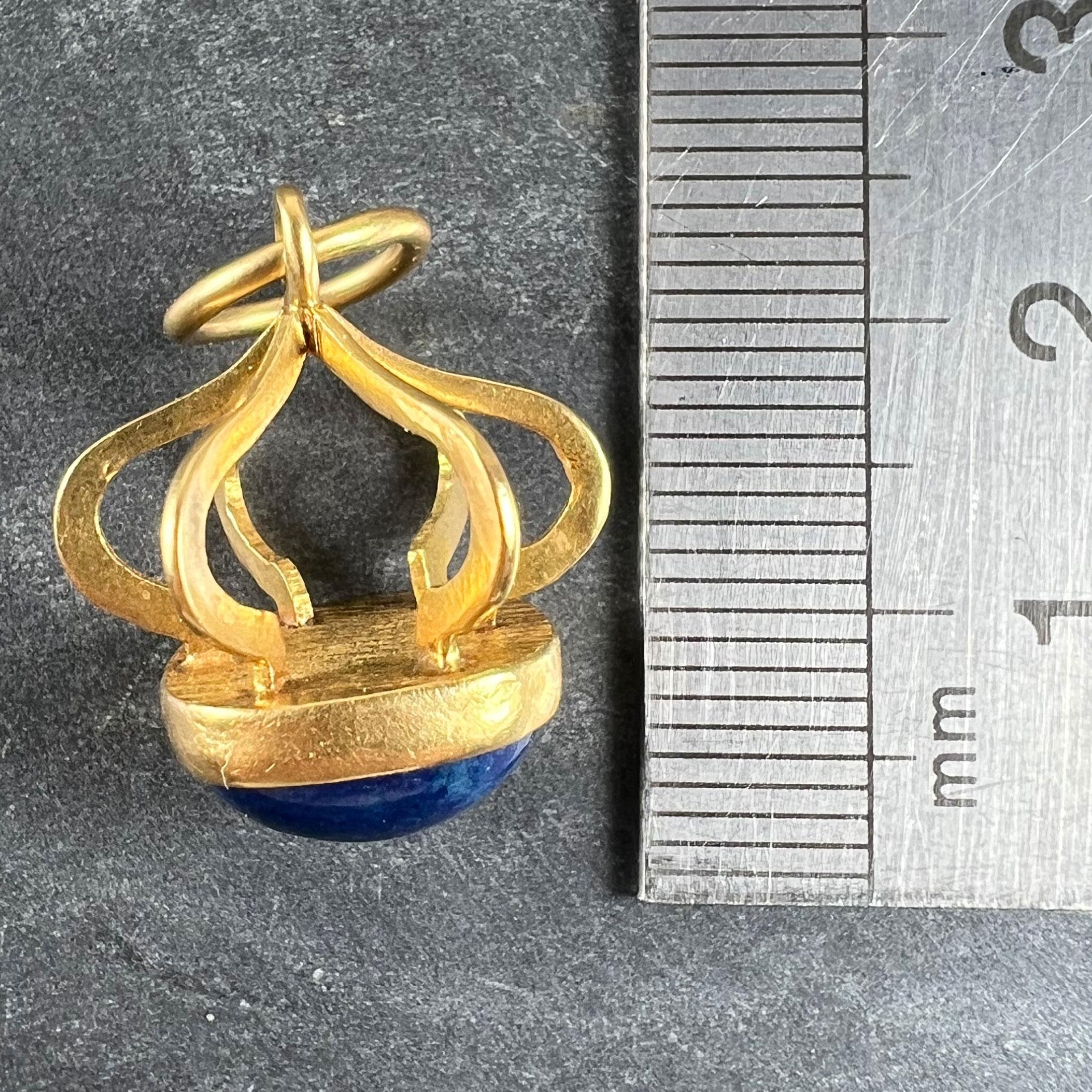 Pendentif en or jaune 18 carats avec breloque en lapis suisse Vintage Abstract Crown en vente 5
