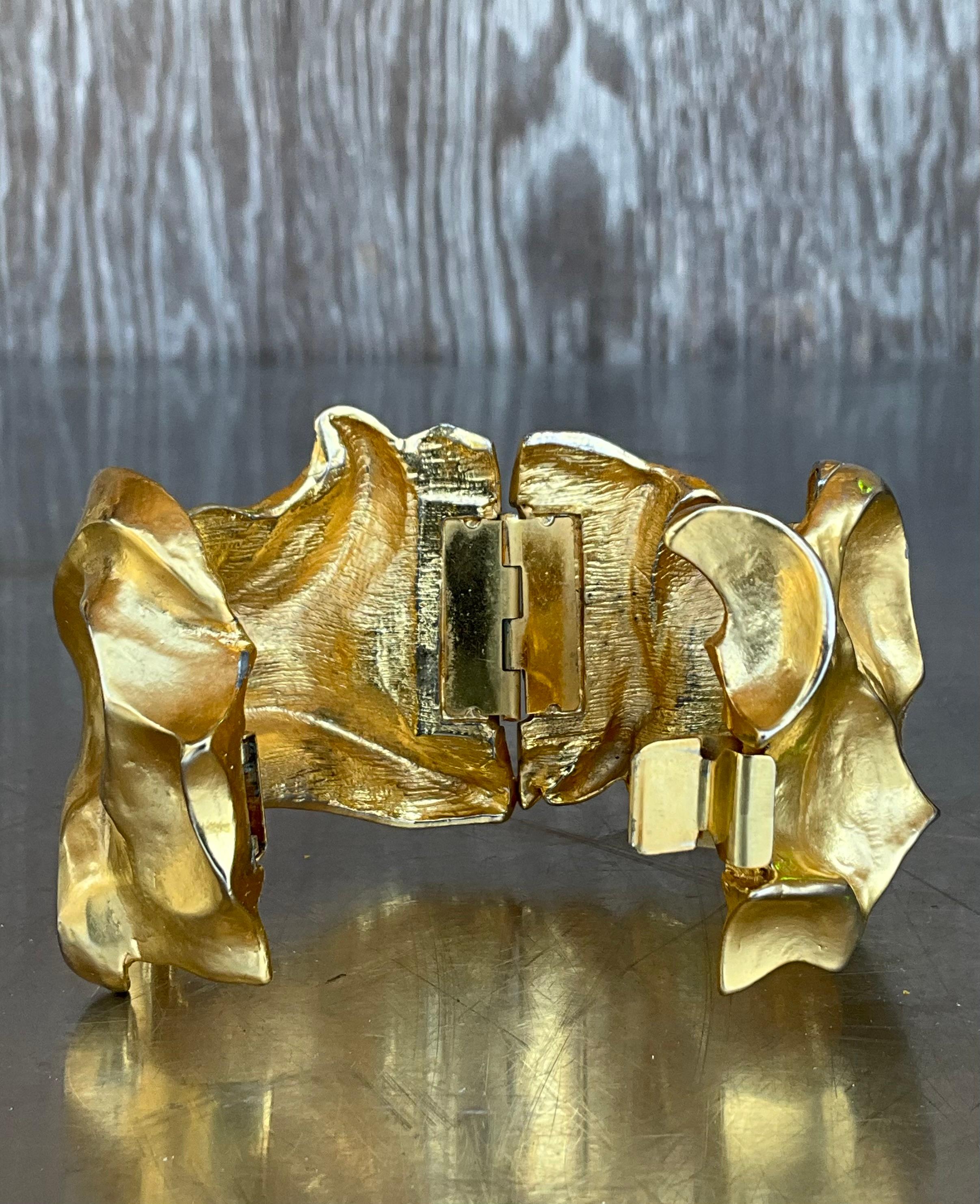 Bracciale astratto vintage in tonalità oro in vendita 3