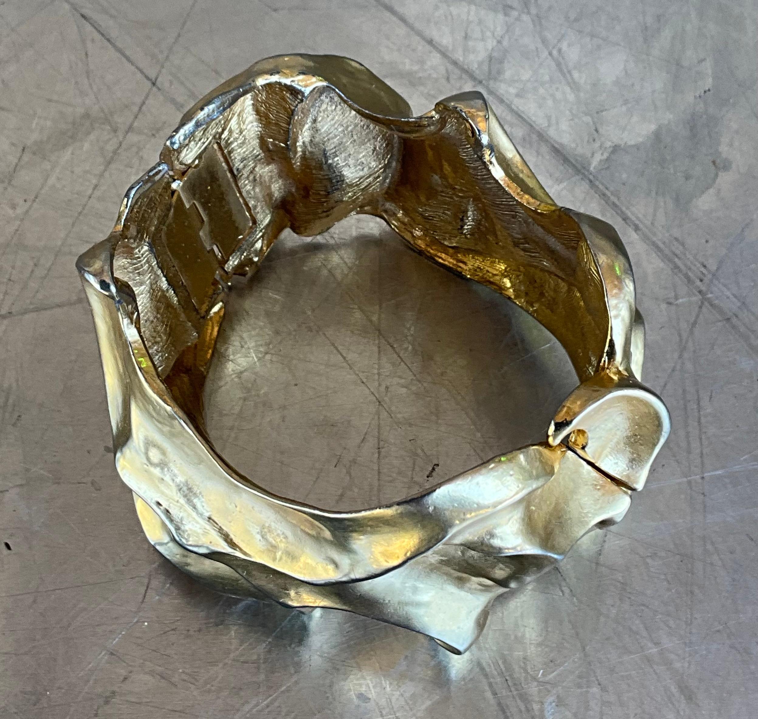 Bracciale astratto vintage in tonalità oro in vendita 4