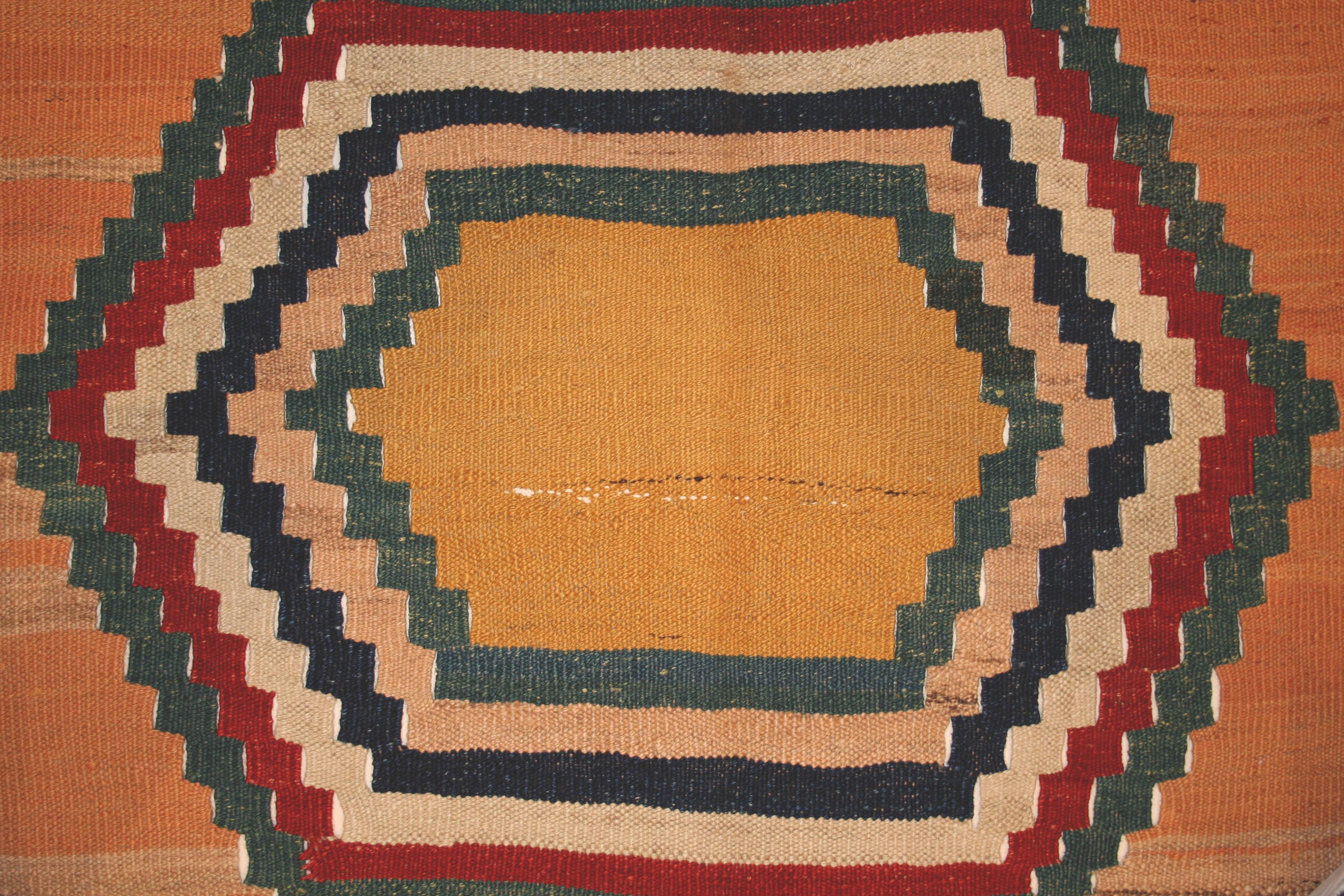 Vintage Abstract Modernist Kilim Rug In Excellent Condition For Sale In Milan, IT