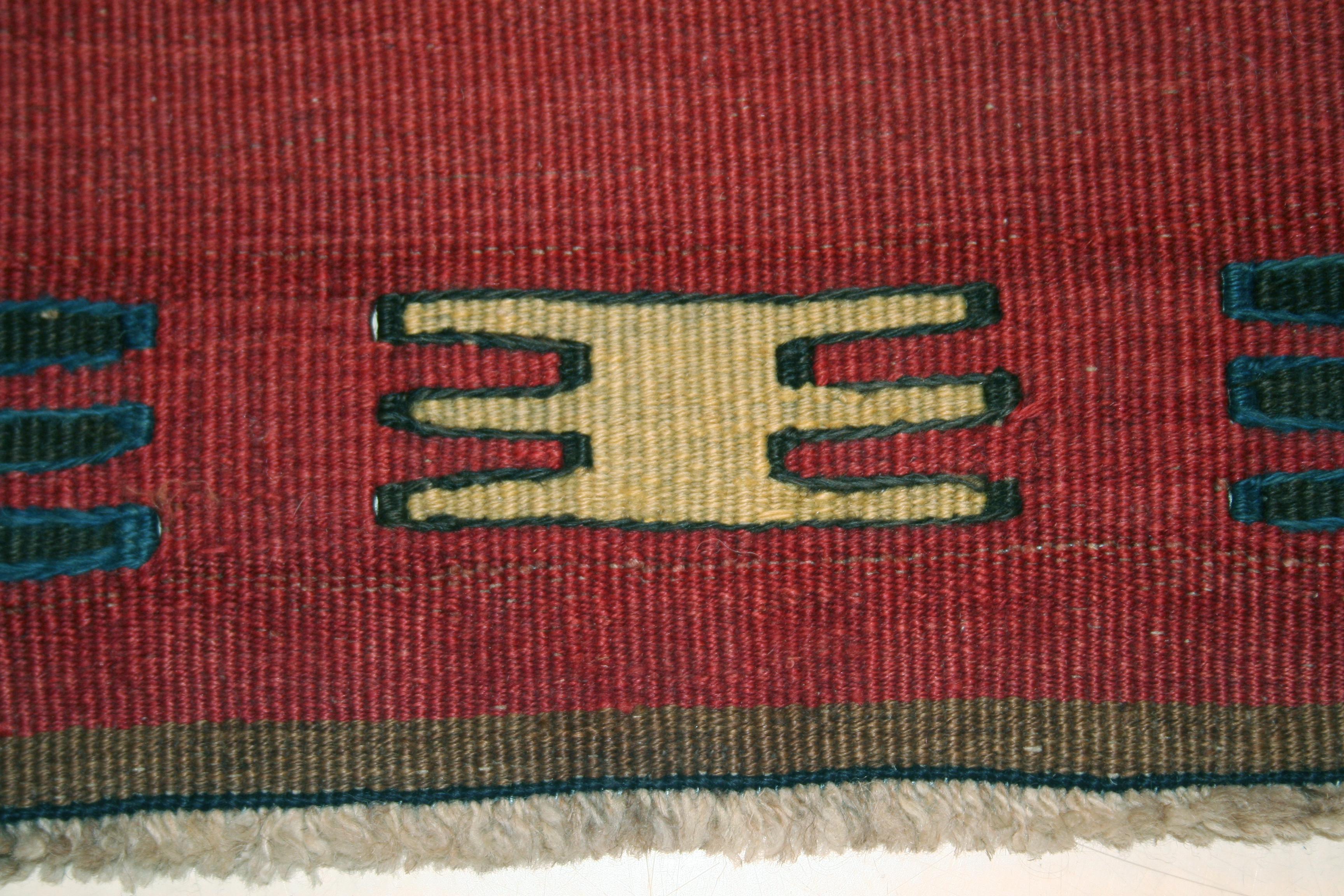 Abstrakter modernistischer Kelim-Teppich im Vintage-Stil (Mitte des 20. Jahrhunderts) im Angebot