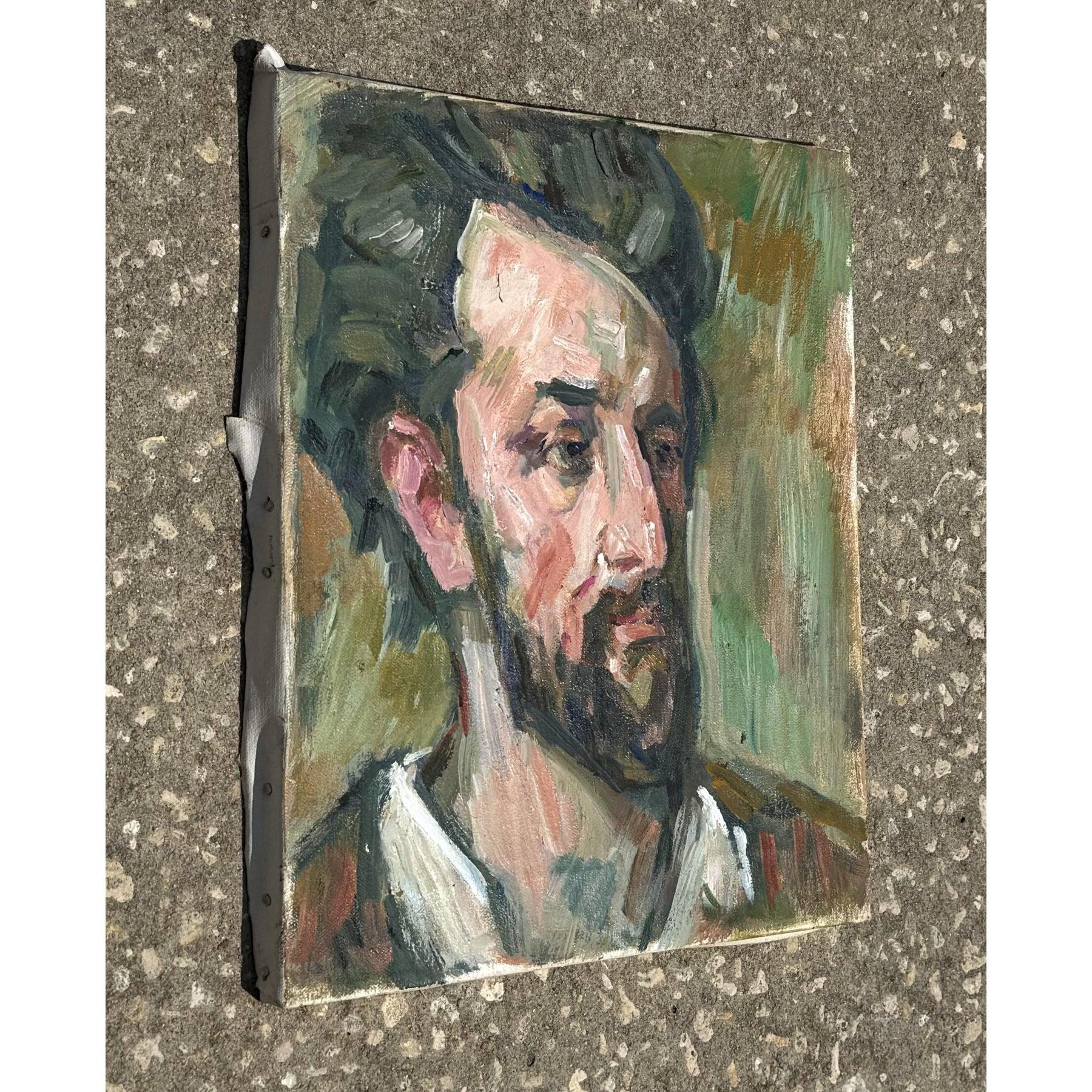 Dieses expressionistische Porträt zeigt einen Mann mit länglichem Gesicht und hoch angesetztem, zurückweichendem Haaransatz, der mit dicken, durchsetzungsfähigen Pinselstrichen dargestellt ist, die vor emotionaler Intensität pulsieren. Sein