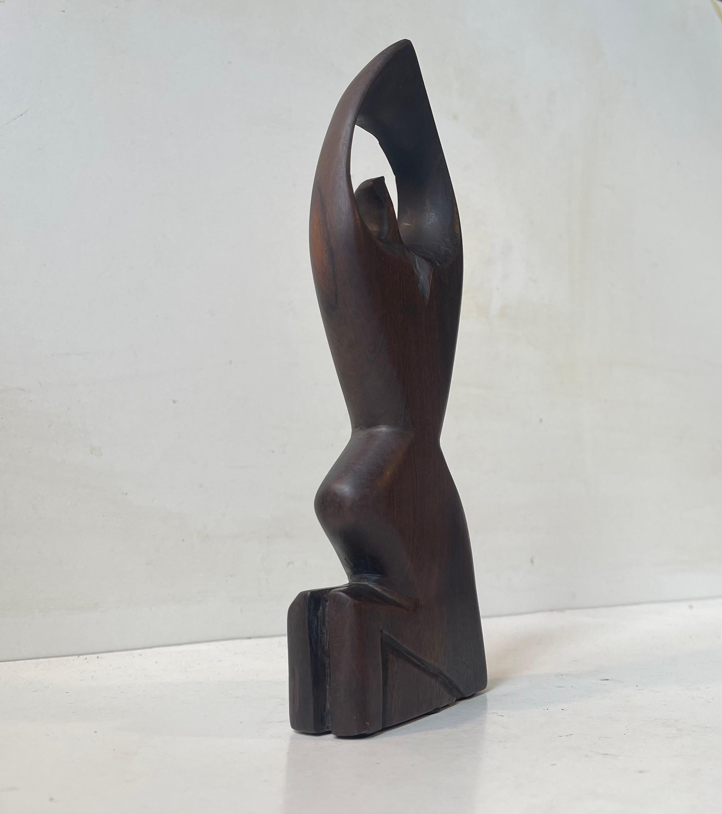 Scultura astratta vintage in teak di donna in posizione yoga, anni '70 In condizioni buone in vendita a Esbjerg, DK